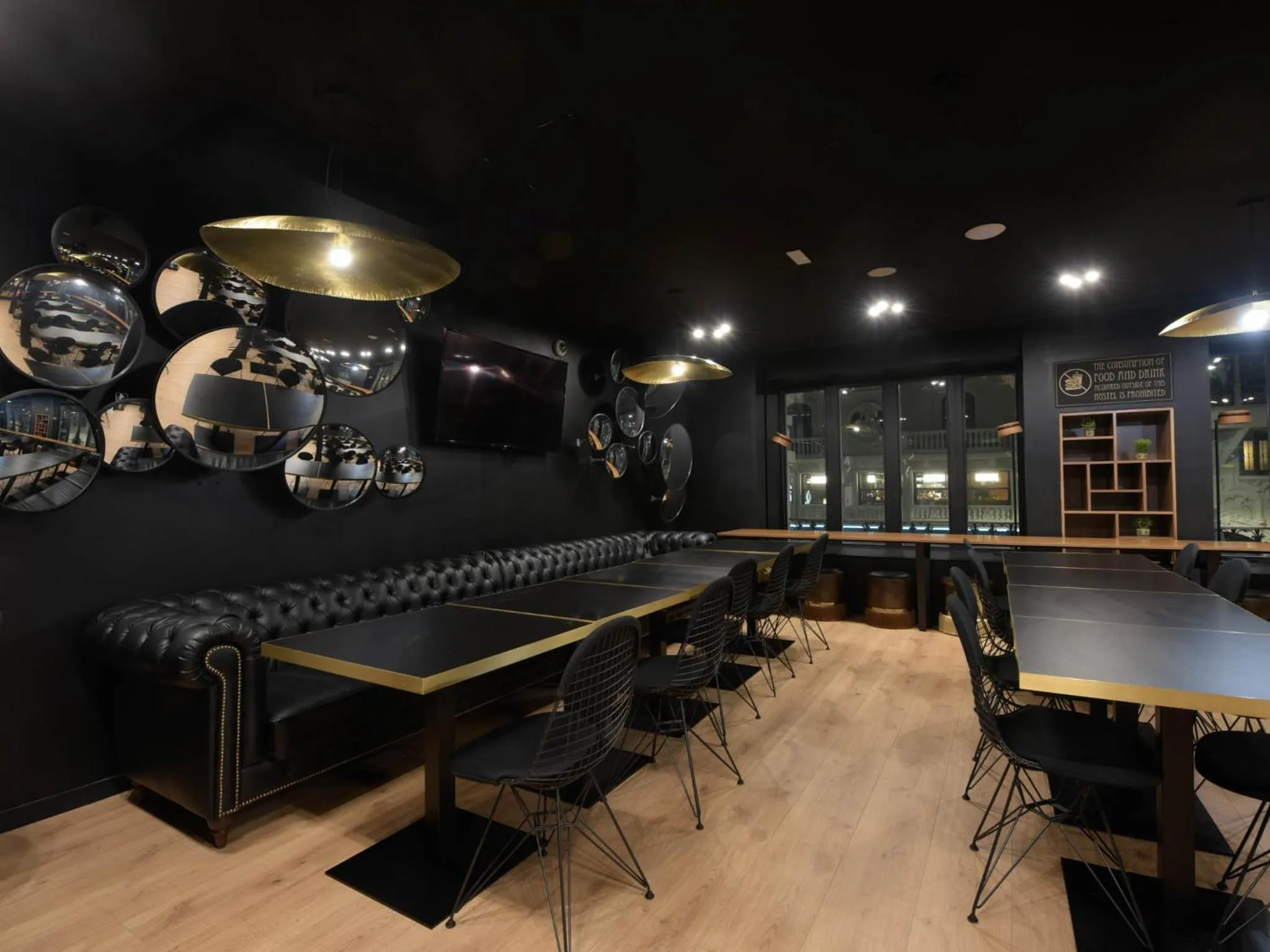 Breakfast in room00 Gran Vía Hostel