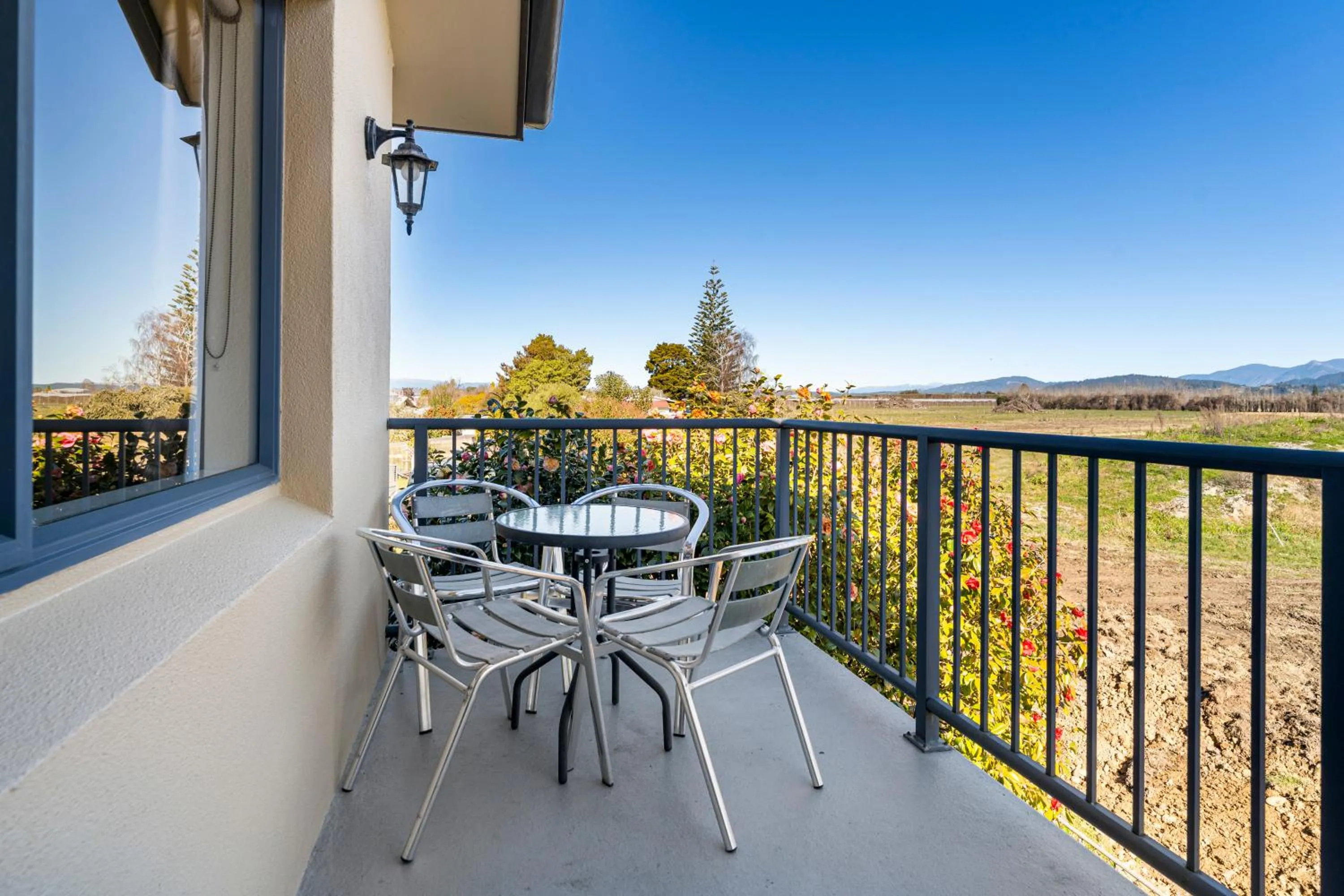 Balcony/Terrace in Avalon Manor Motel