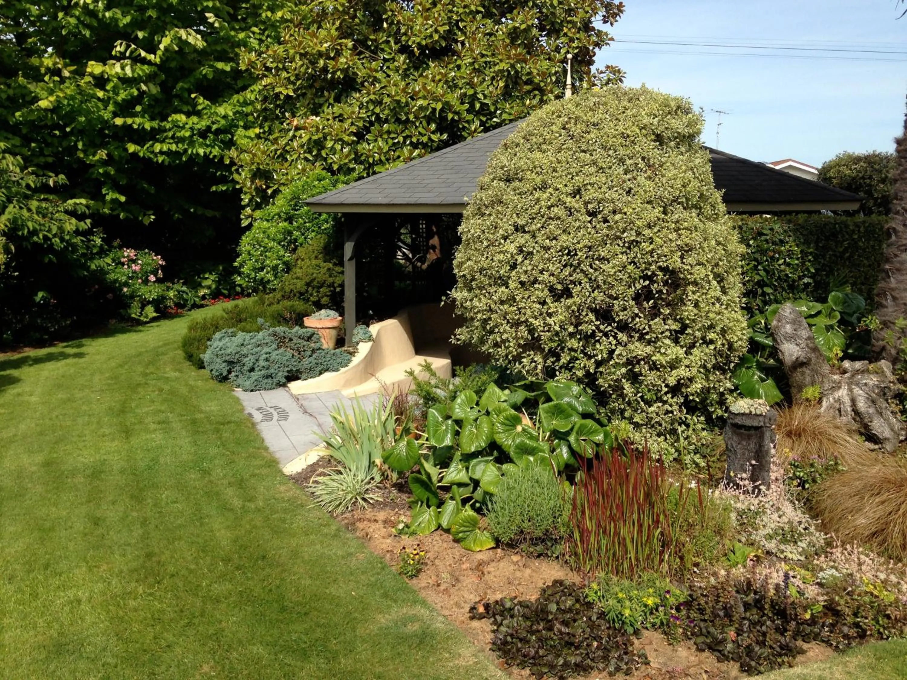 Day in Avalon Manor Motel