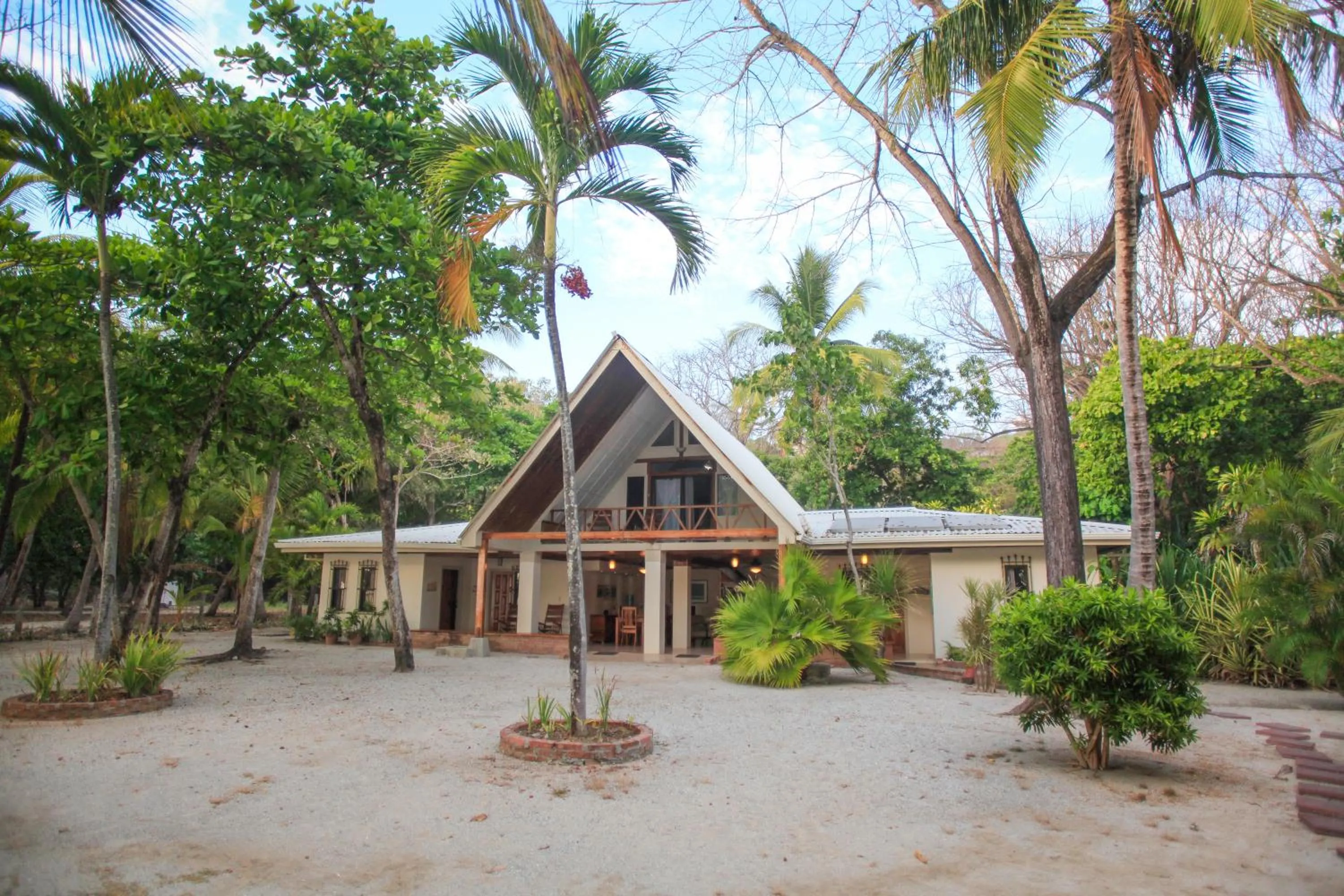 Property building in Casa Cecilia Beach Front