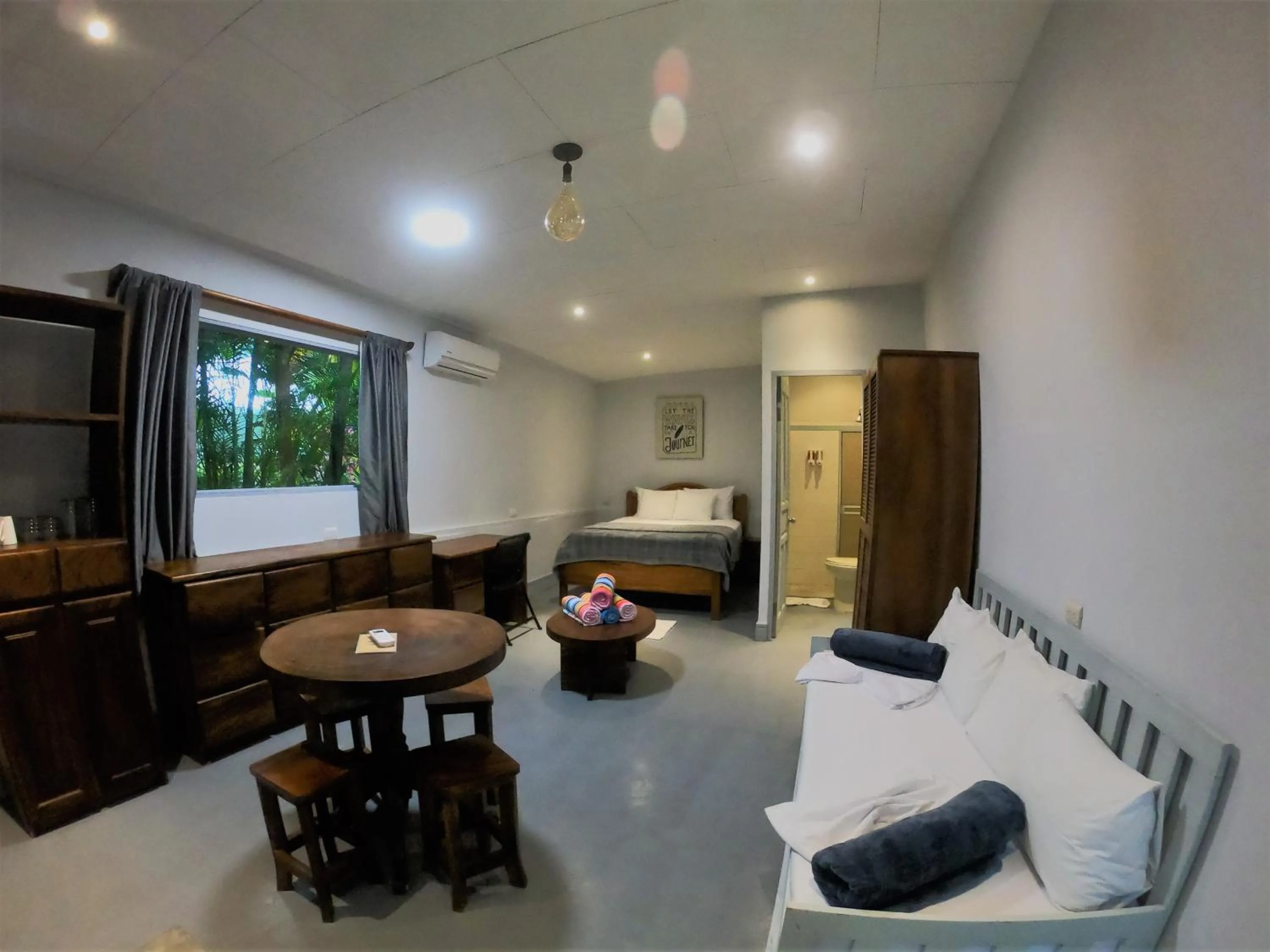 Photo of the whole room, Bed in Casa Cecilia Beach Front