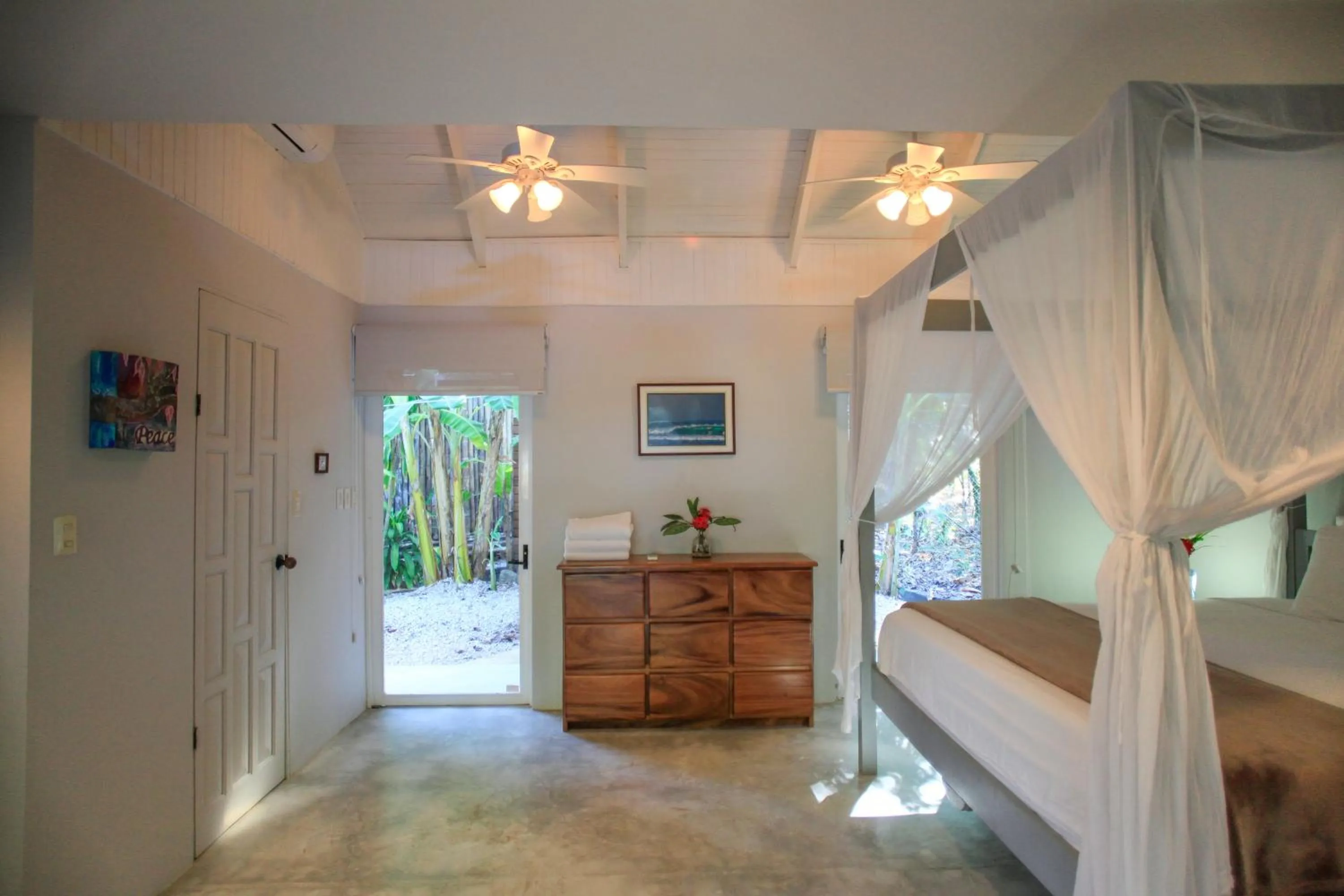 Bedroom, Bed in Casa Cecilia Beach Front