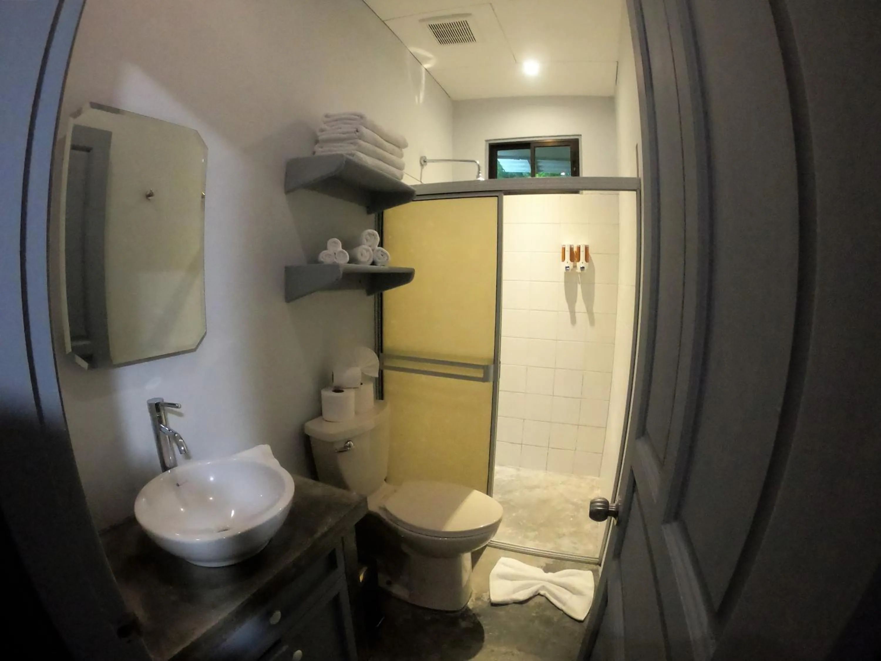 Bathroom in Casa Cecilia Beach Front