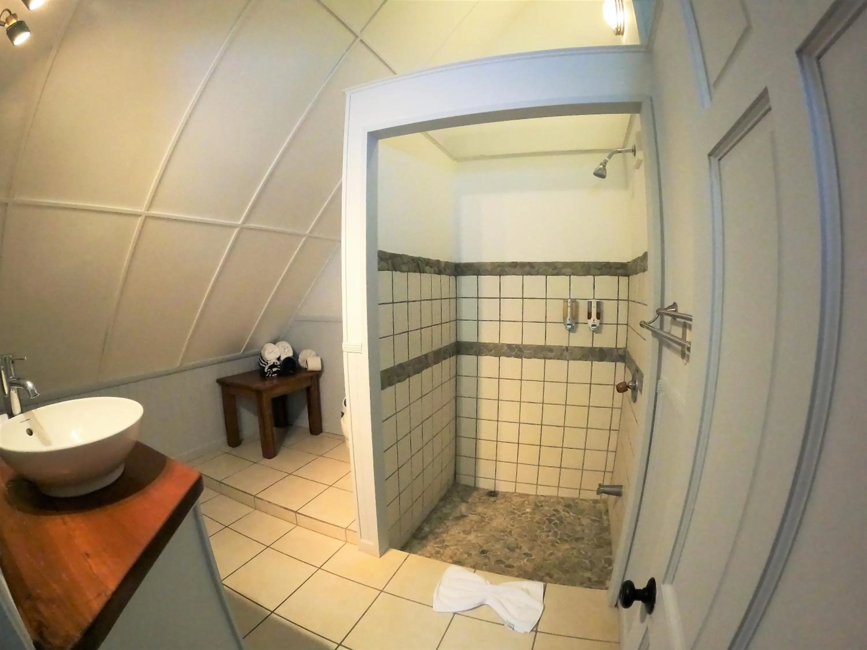 Bathroom in Casa Cecilia Beach Front