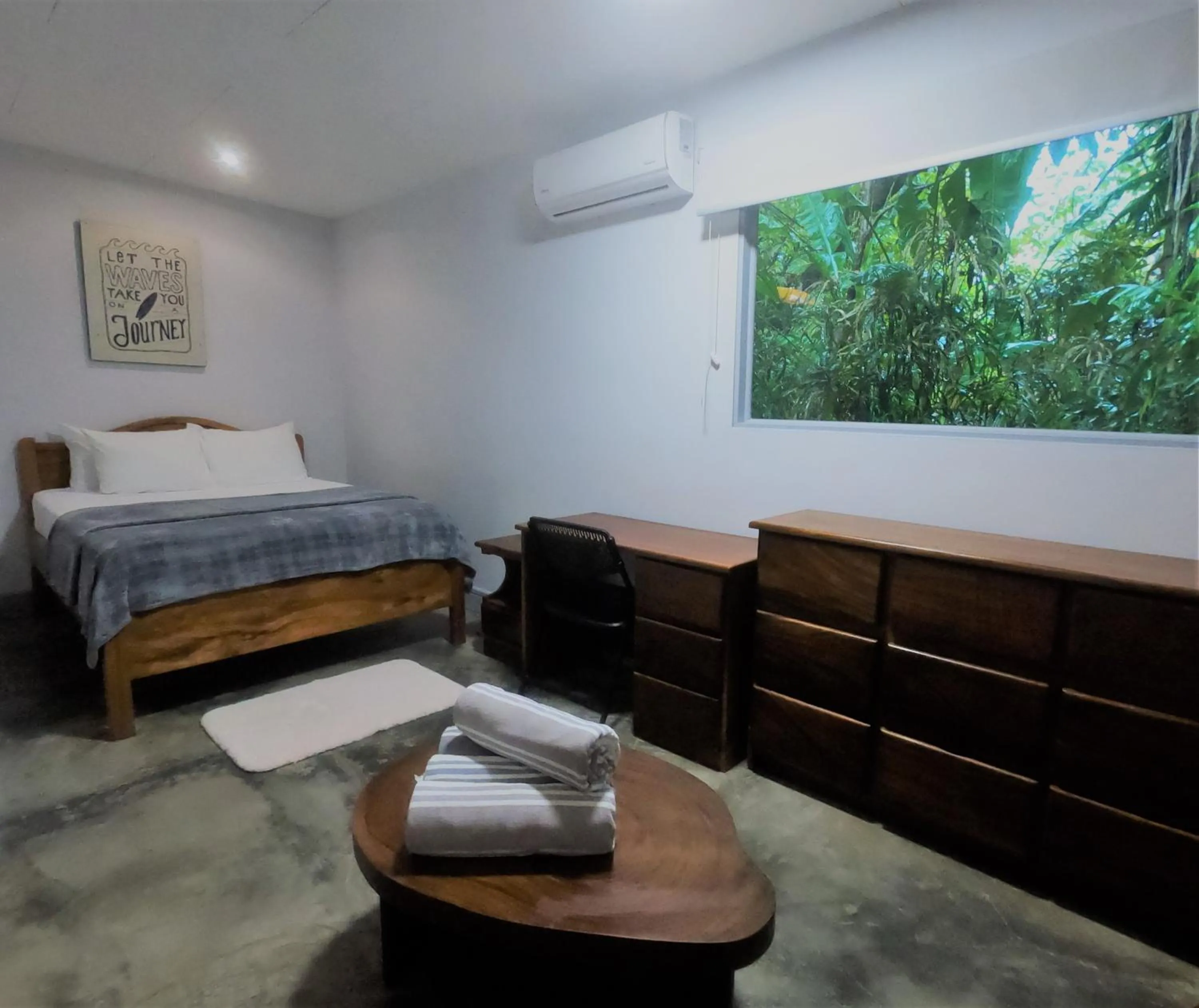 air conditioner, Bed in Casa Cecilia Beach Front