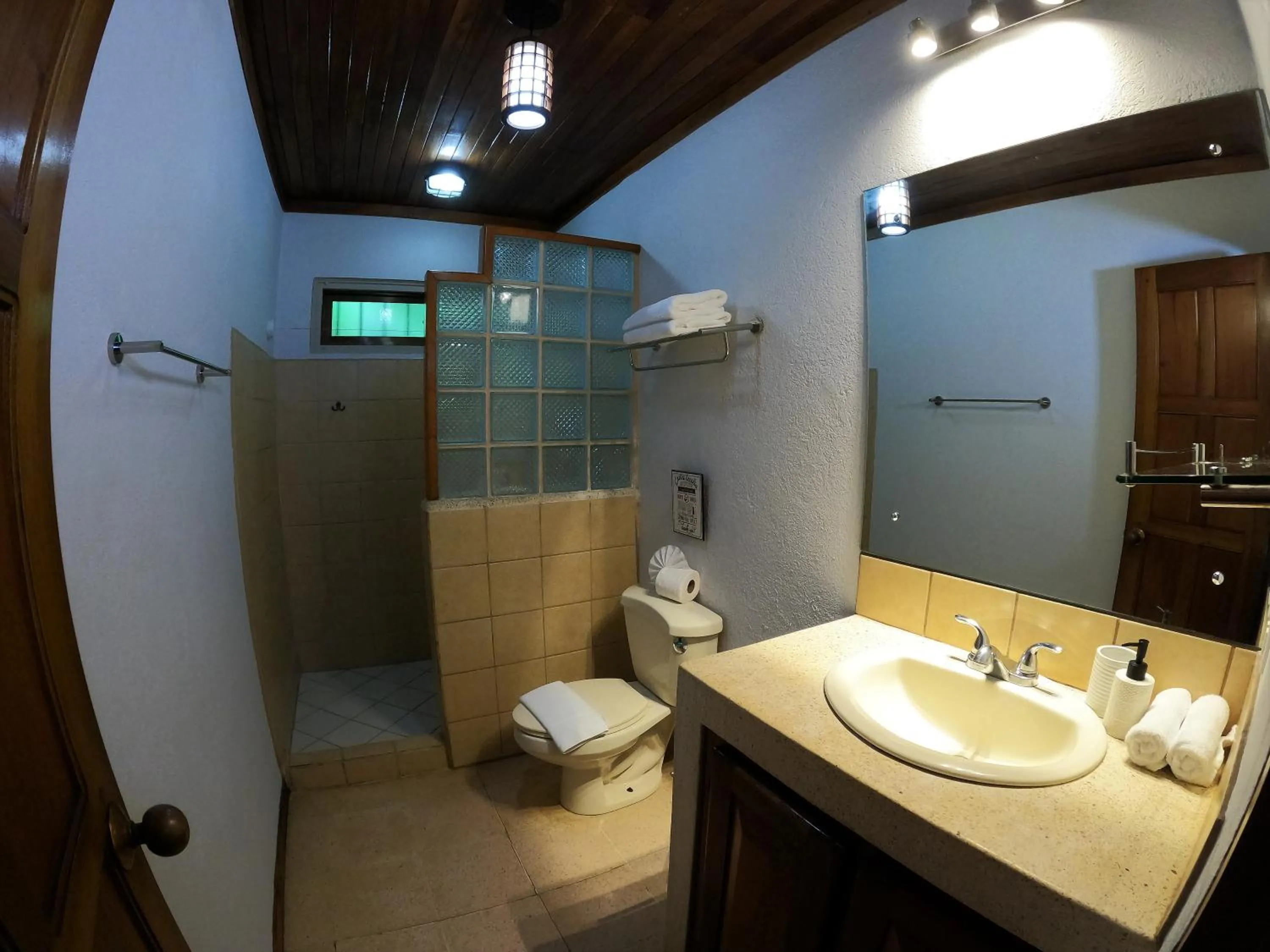 Shower in Casa Cecilia Beach Front