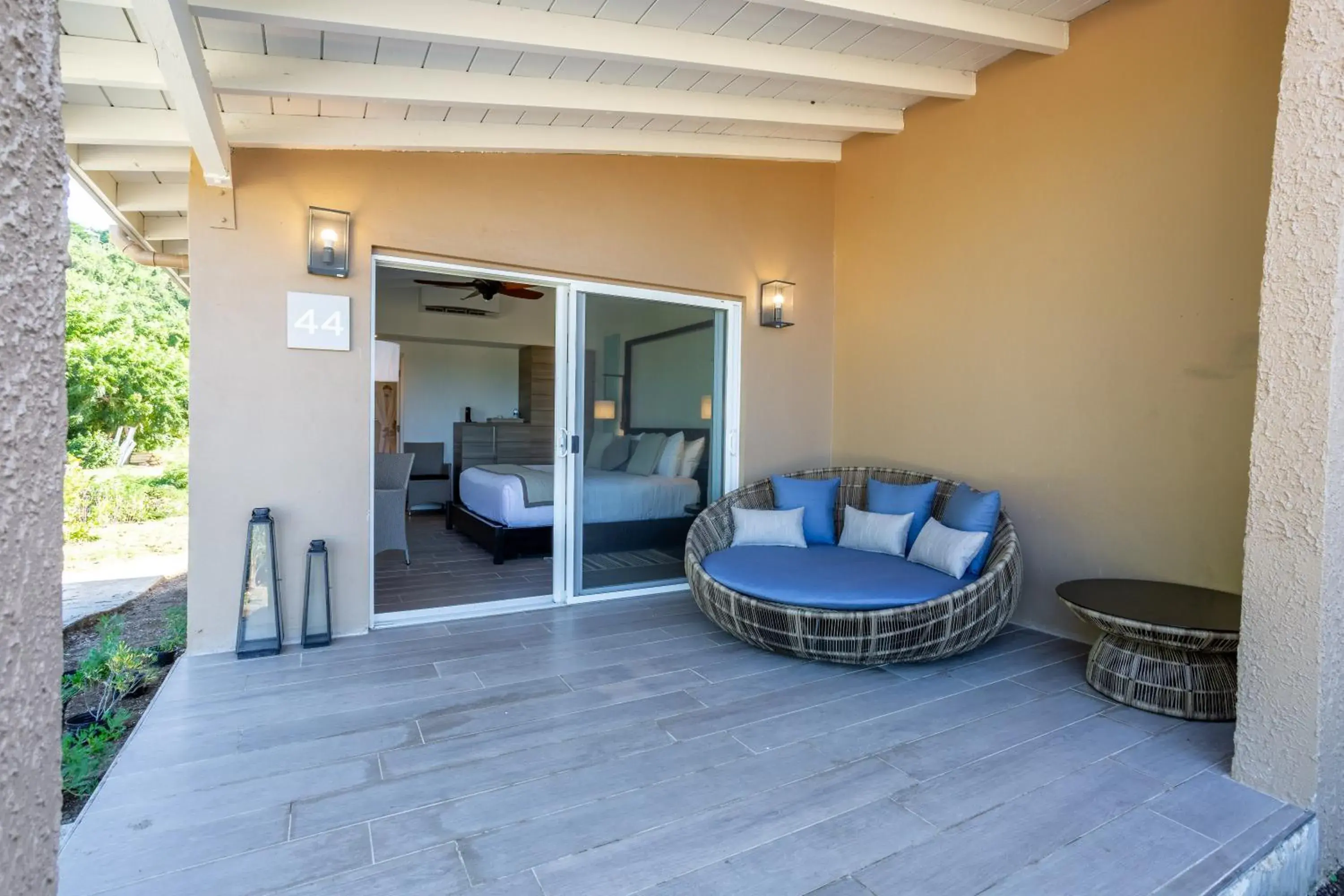 Standard 1 King Garden Superior - Non-Smoking (1KN) in Wyndham Tortola BVI Lambert Beach Resort Standard 1 King Garden Superior - Non-Smoking (1KN) in Wyndham Tortola BVI Lambert Beach Resort