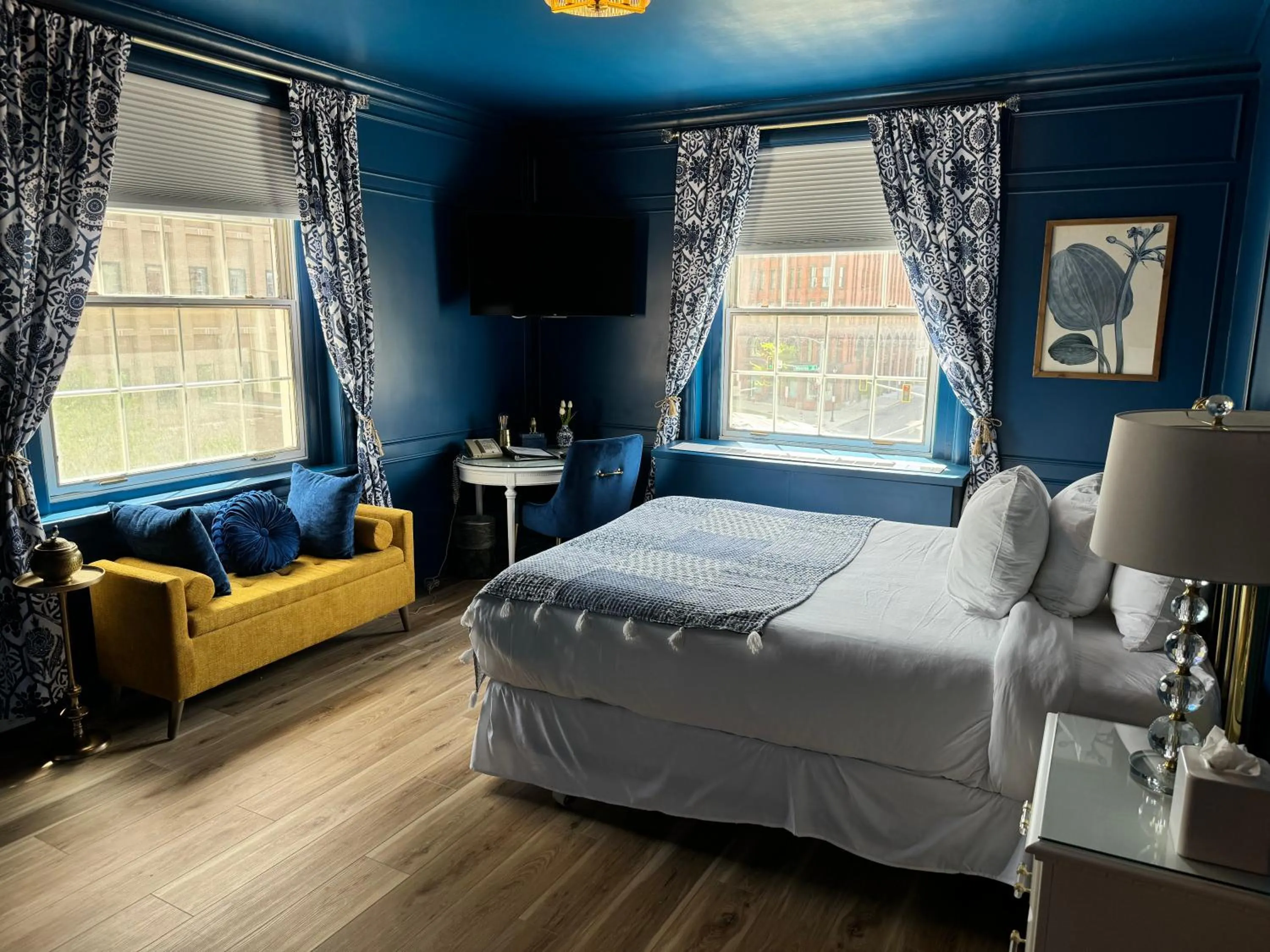 Bed in Spokane Club Hotel