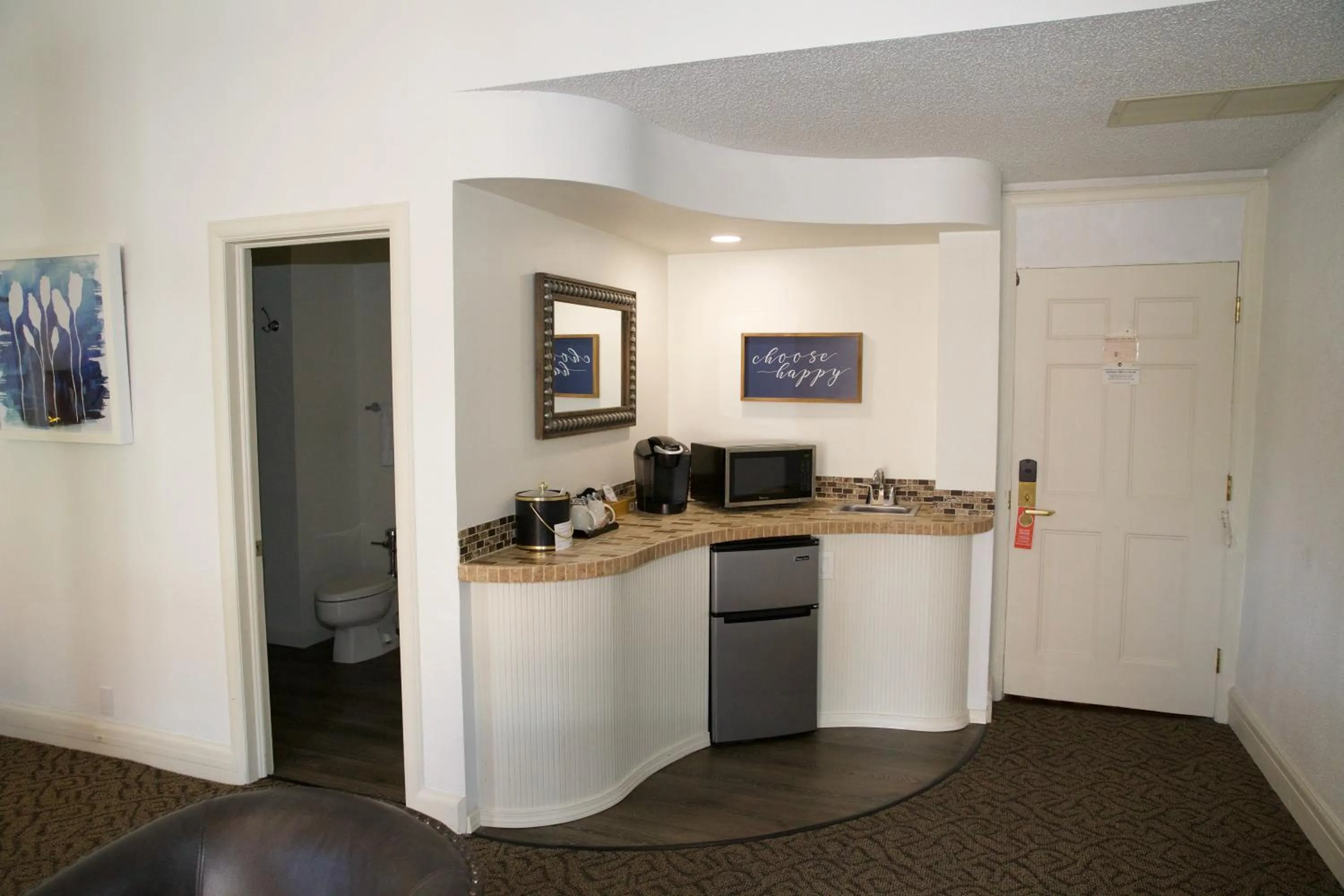 Kitchen or kitchenette in Spokane Club Hotel