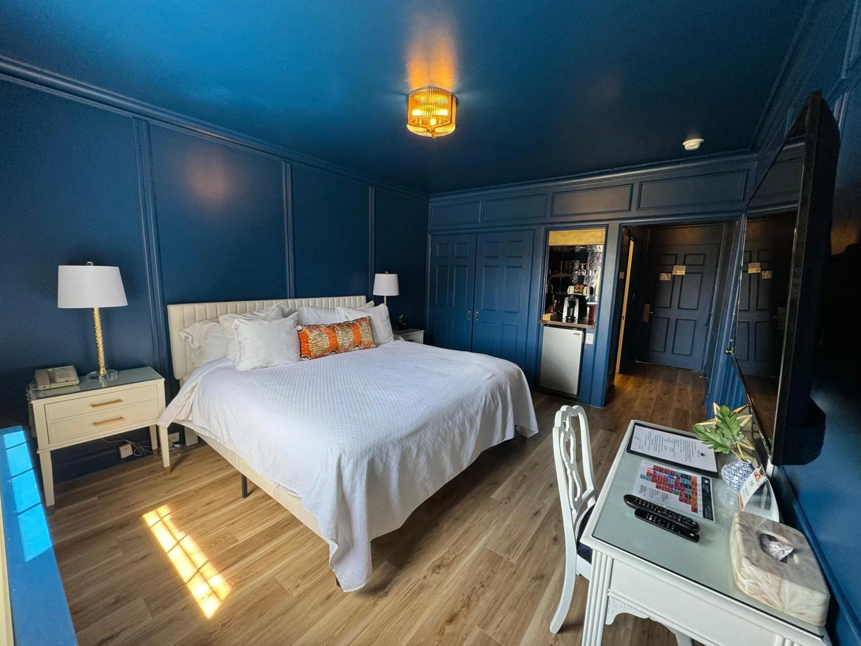 Bed in Spokane Club Hotel