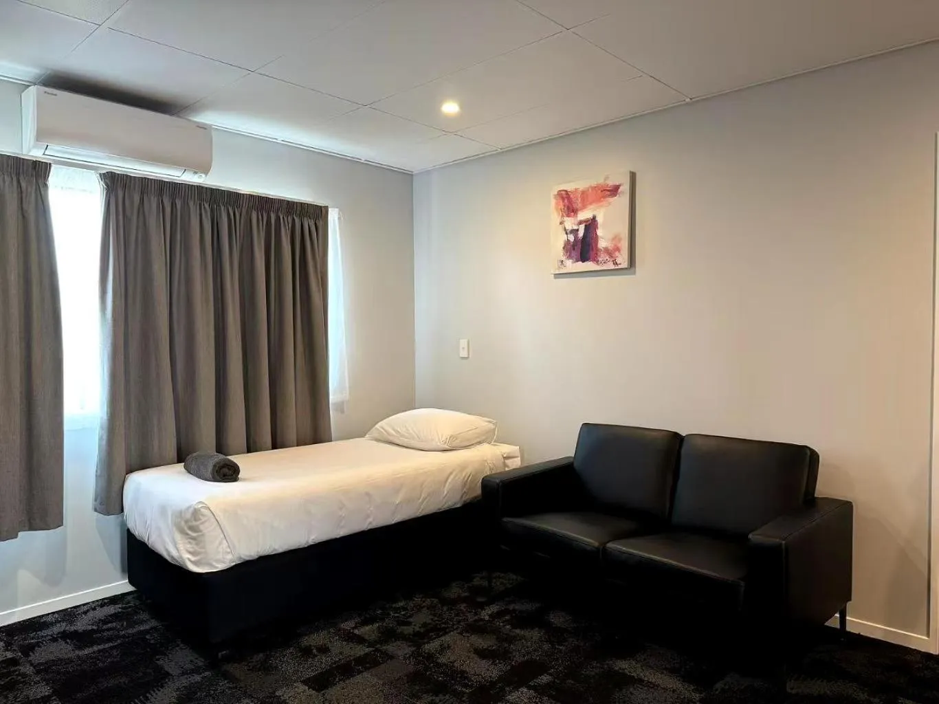 Bed in Anglesea Motel and Conference Centre