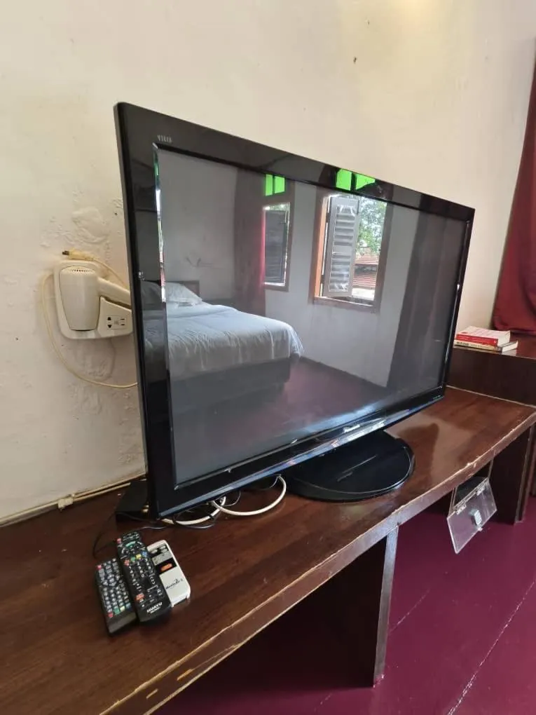 TV and multimedia in Red Inn Court