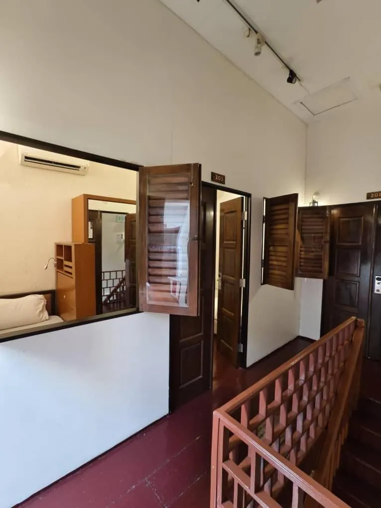 Bed in Red Inn Court