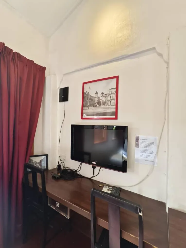 TV and multimedia in Red Inn Court