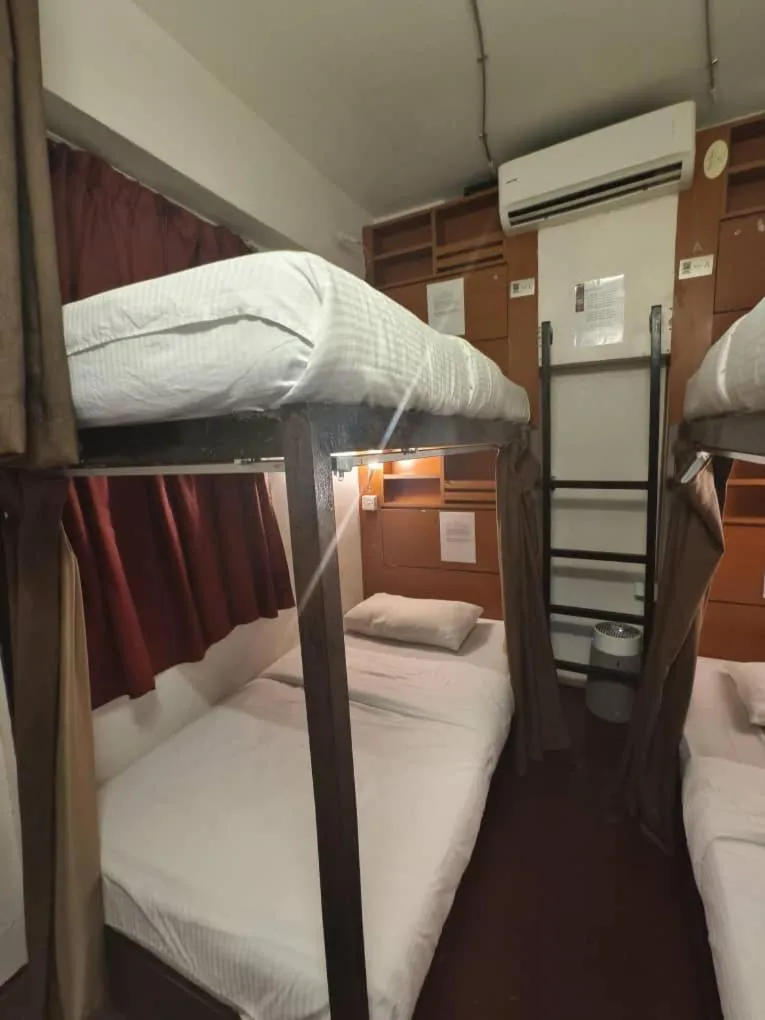 Bed in Red Inn Court