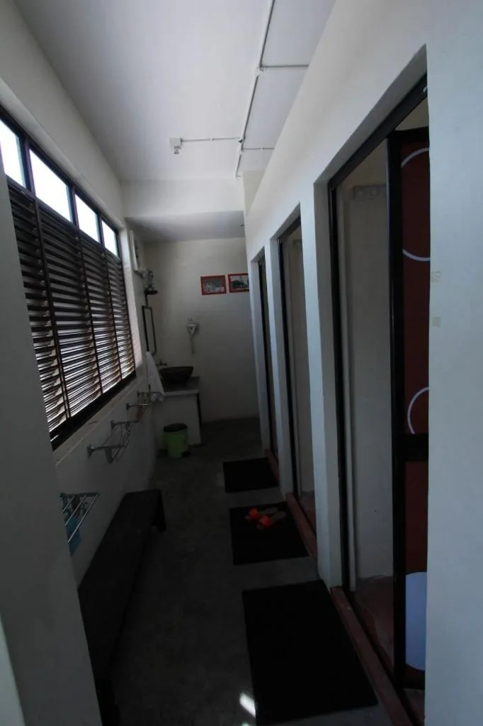 Shower in Red Inn Court