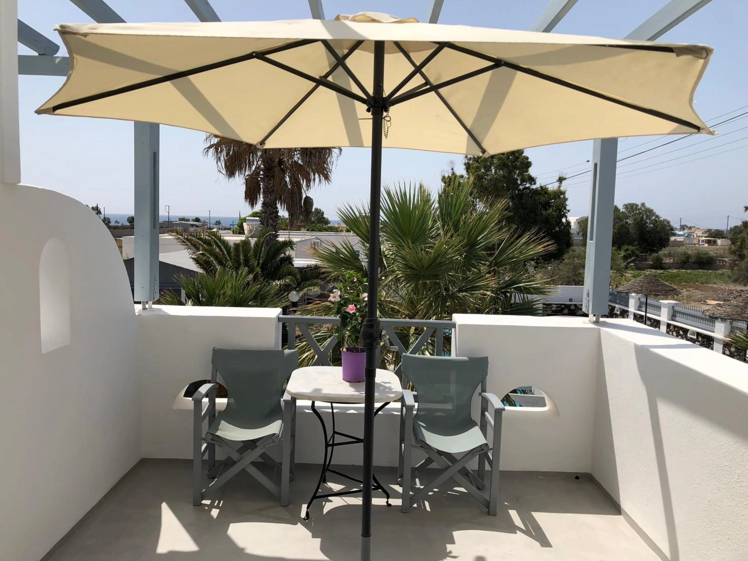 Black Coast Santorini