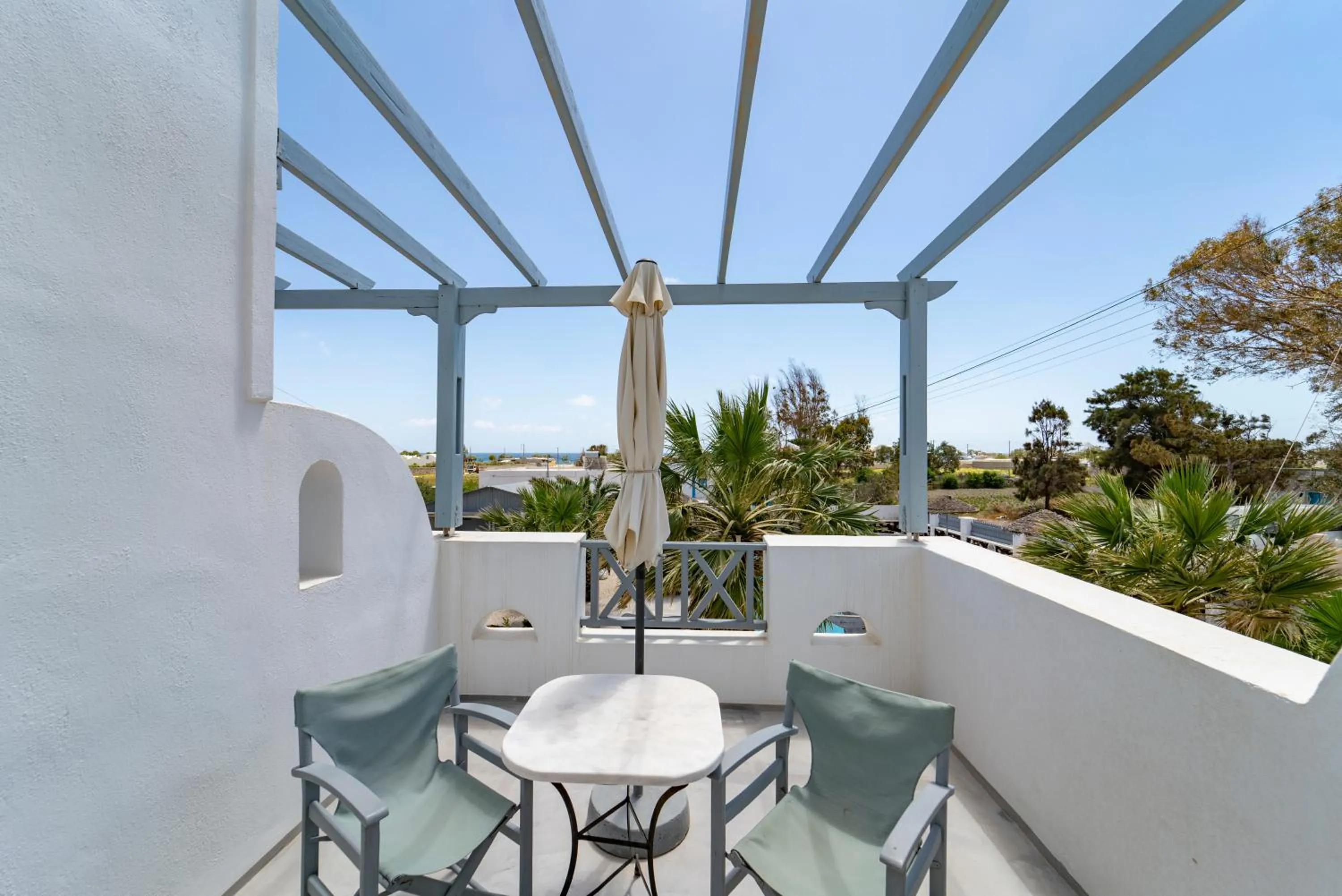 Black Coast Santorini