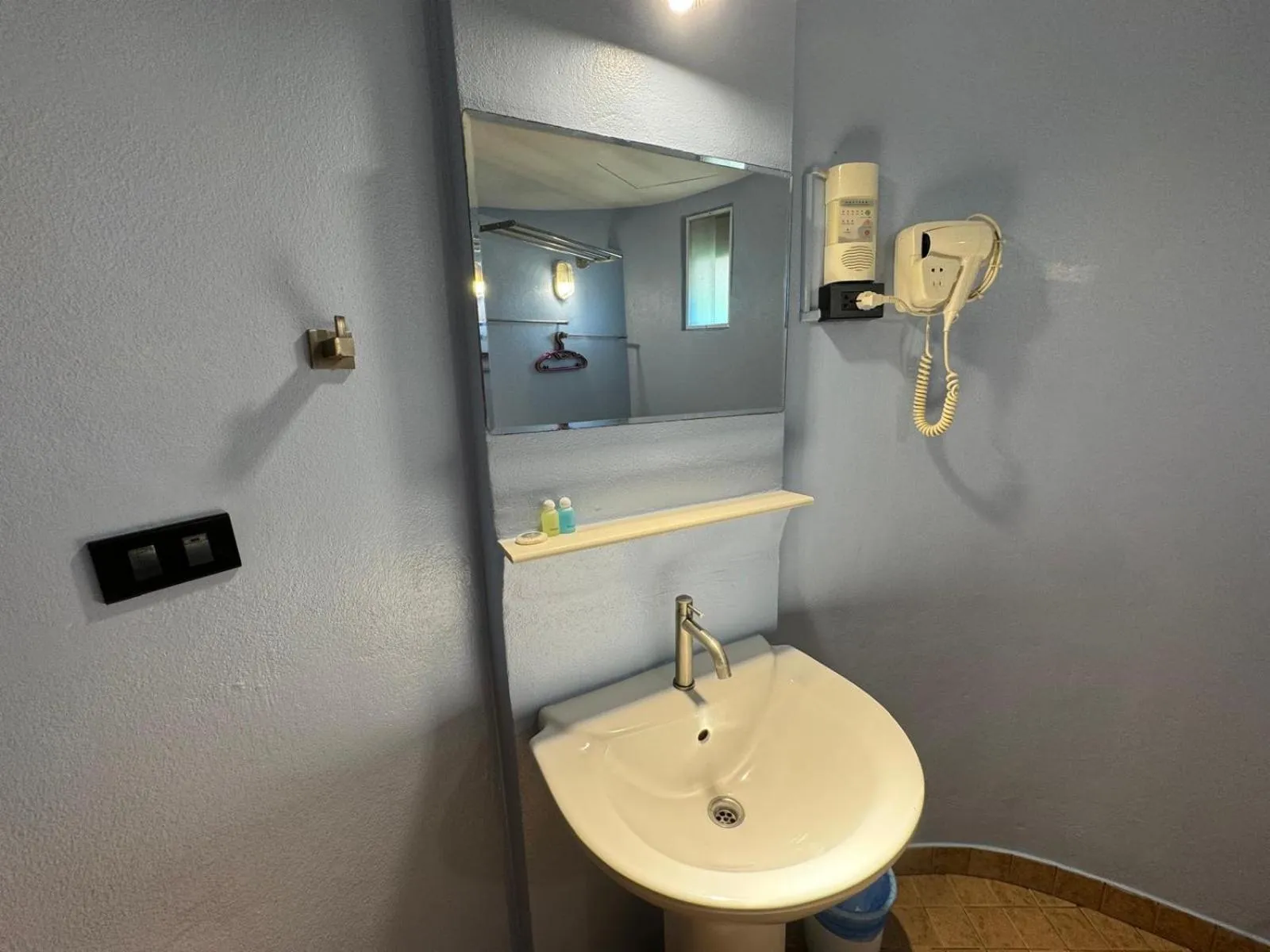 Bathroom in Koh Mak Buri Hut Natural Resort