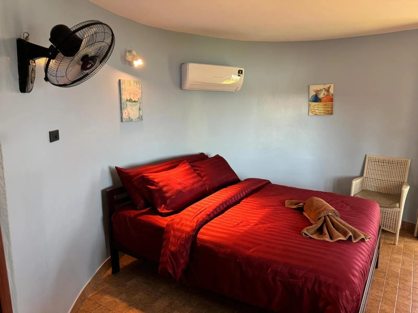 Bedroom, Bed in Koh Mak Buri Hut Natural Resort