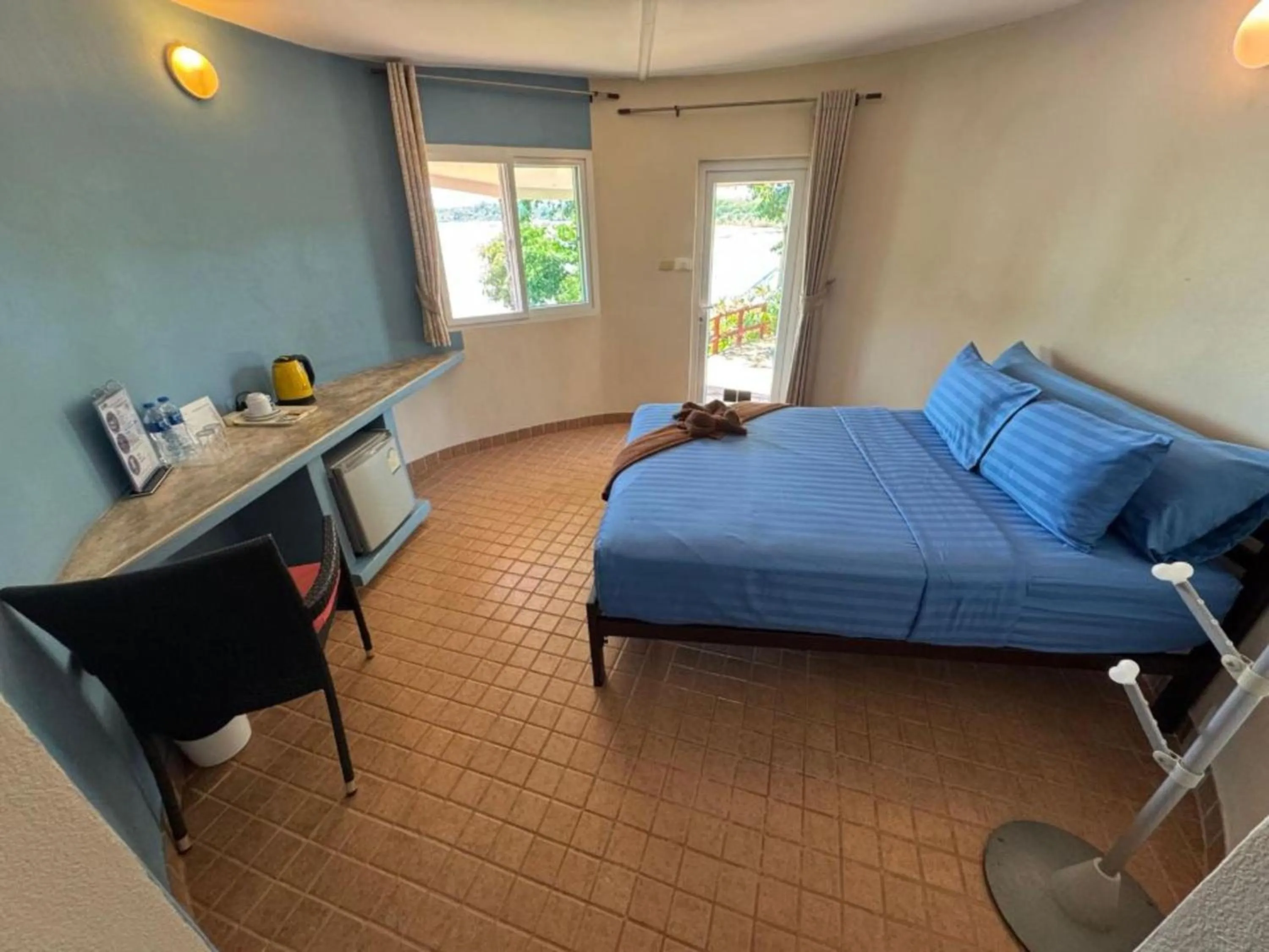 Garden view, Bed in Koh Mak Buri Hut Natural Resort