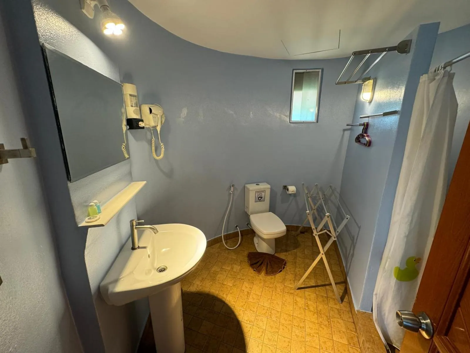 Shower in Koh Mak Buri Hut Natural Resort