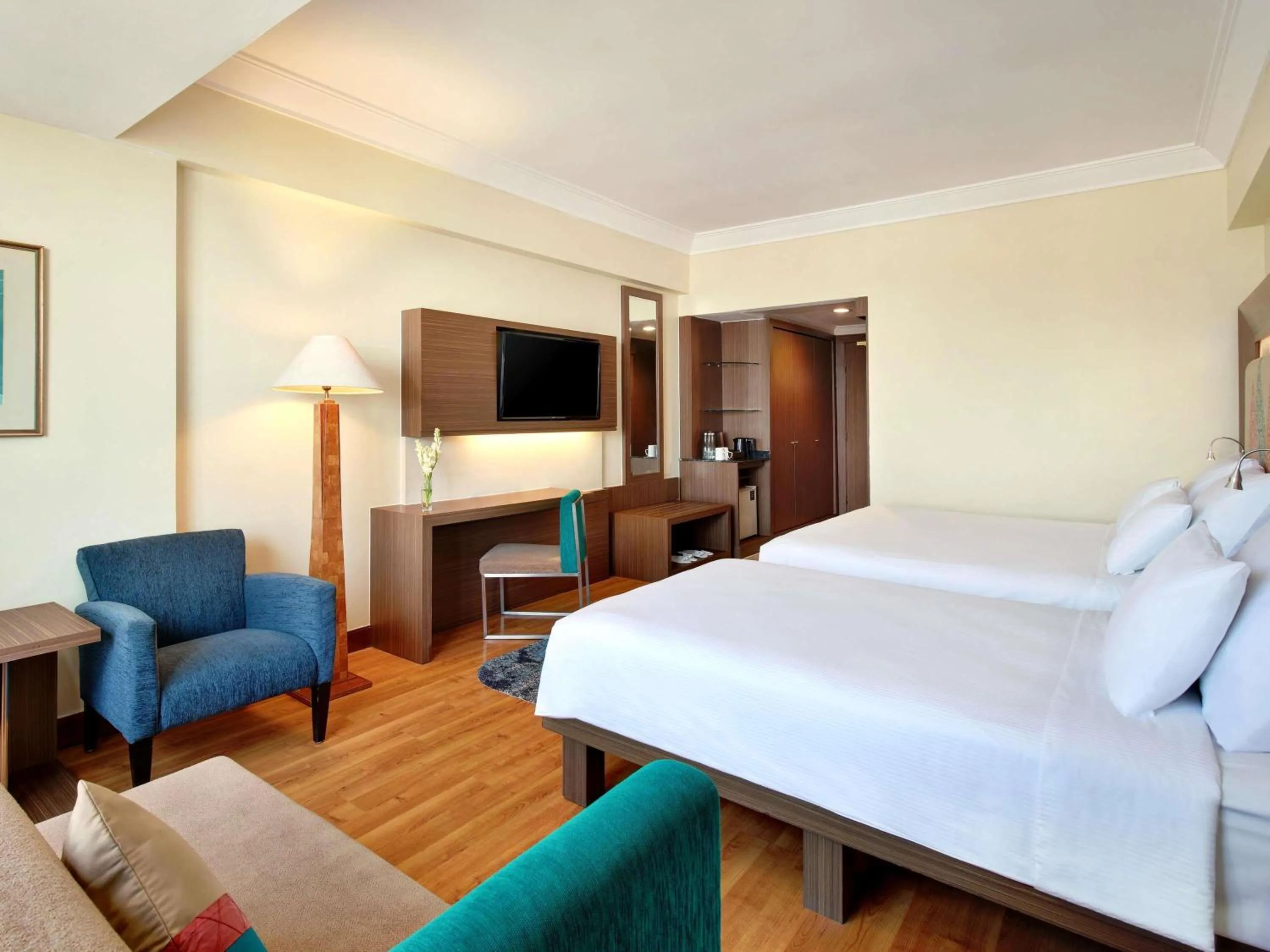 Bedroom, Bed in Novotel Solo