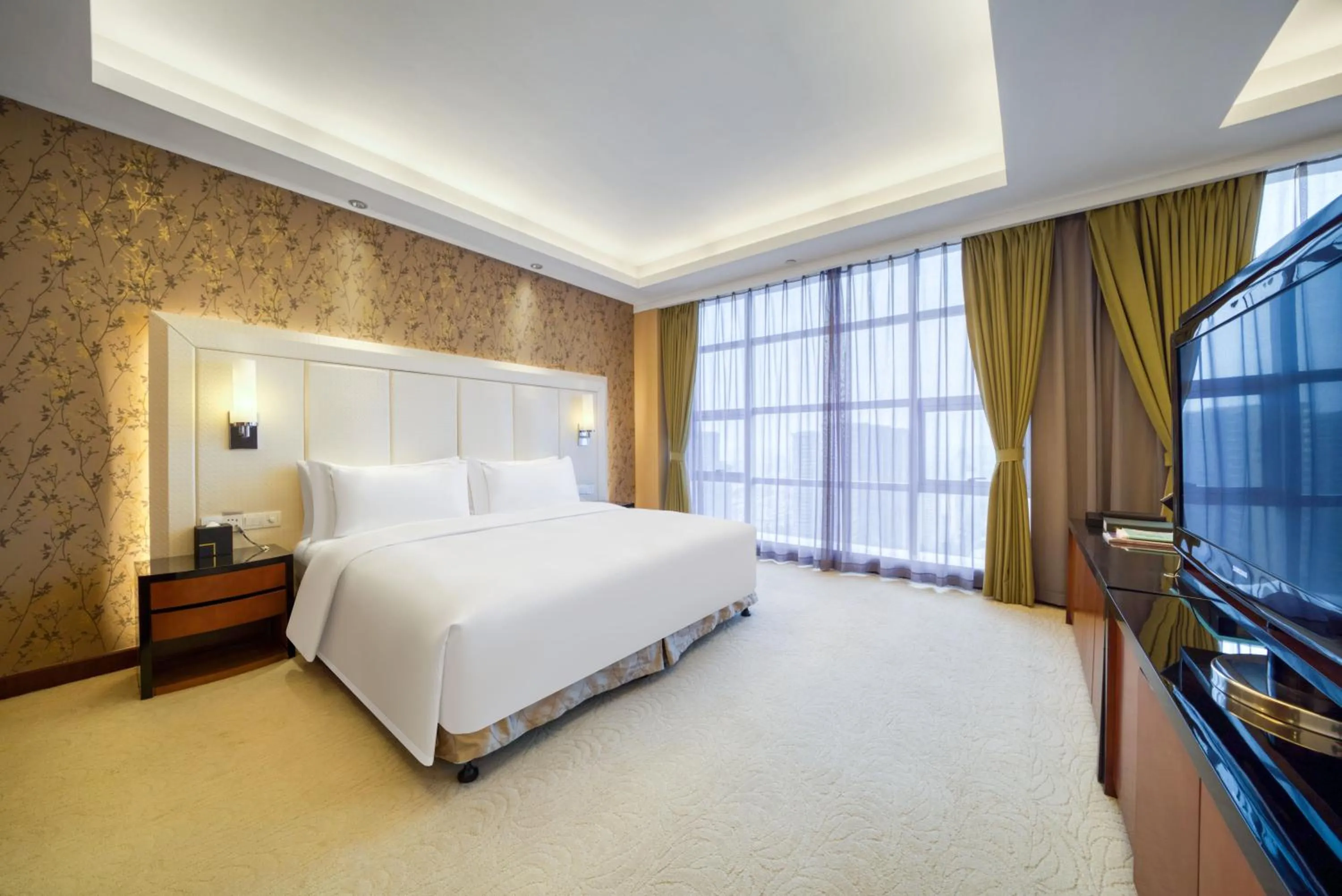 Bed in Hangzhou HaiWaiHai Hotel