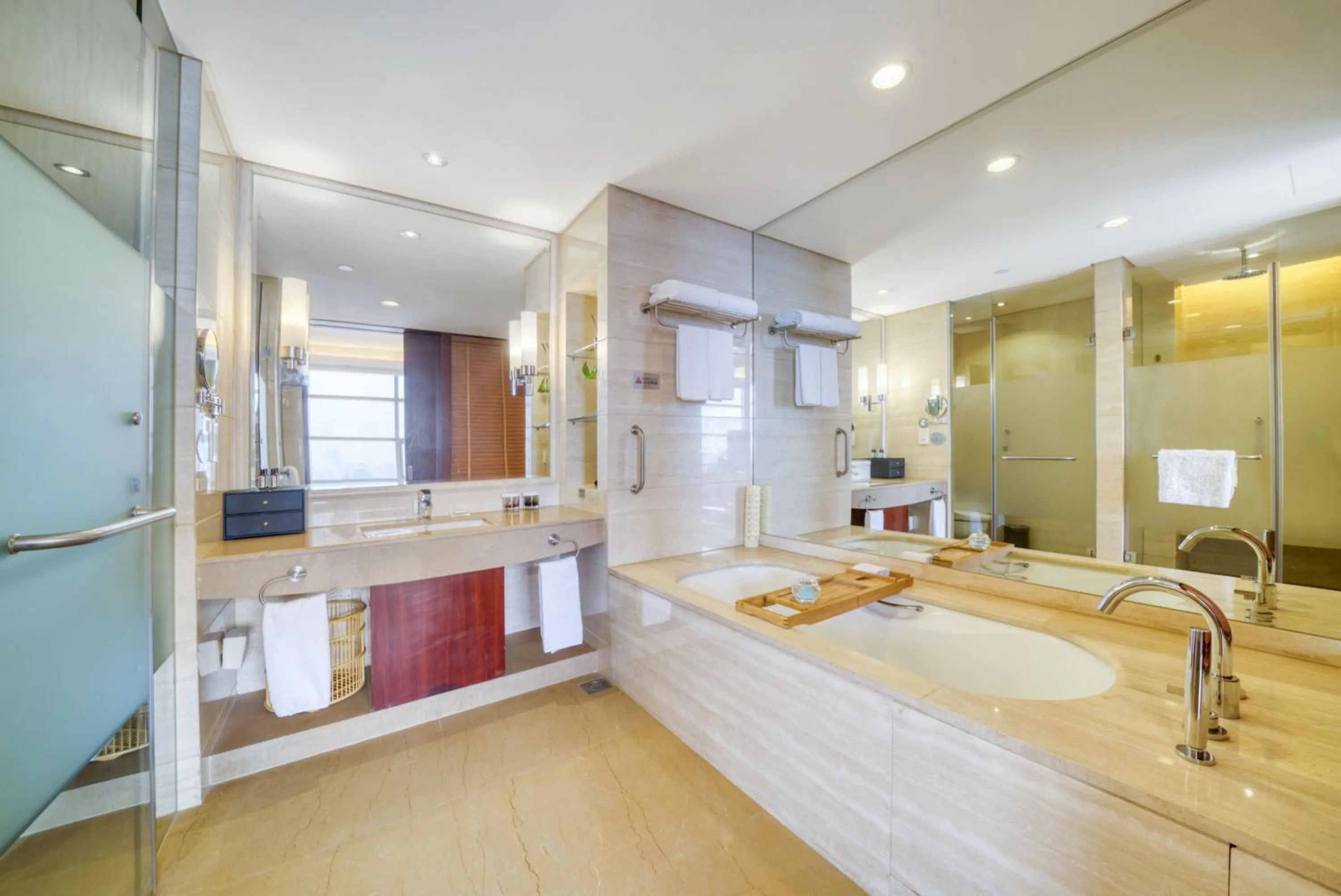 Bathroom in Hangzhou HaiWaiHai Hotel