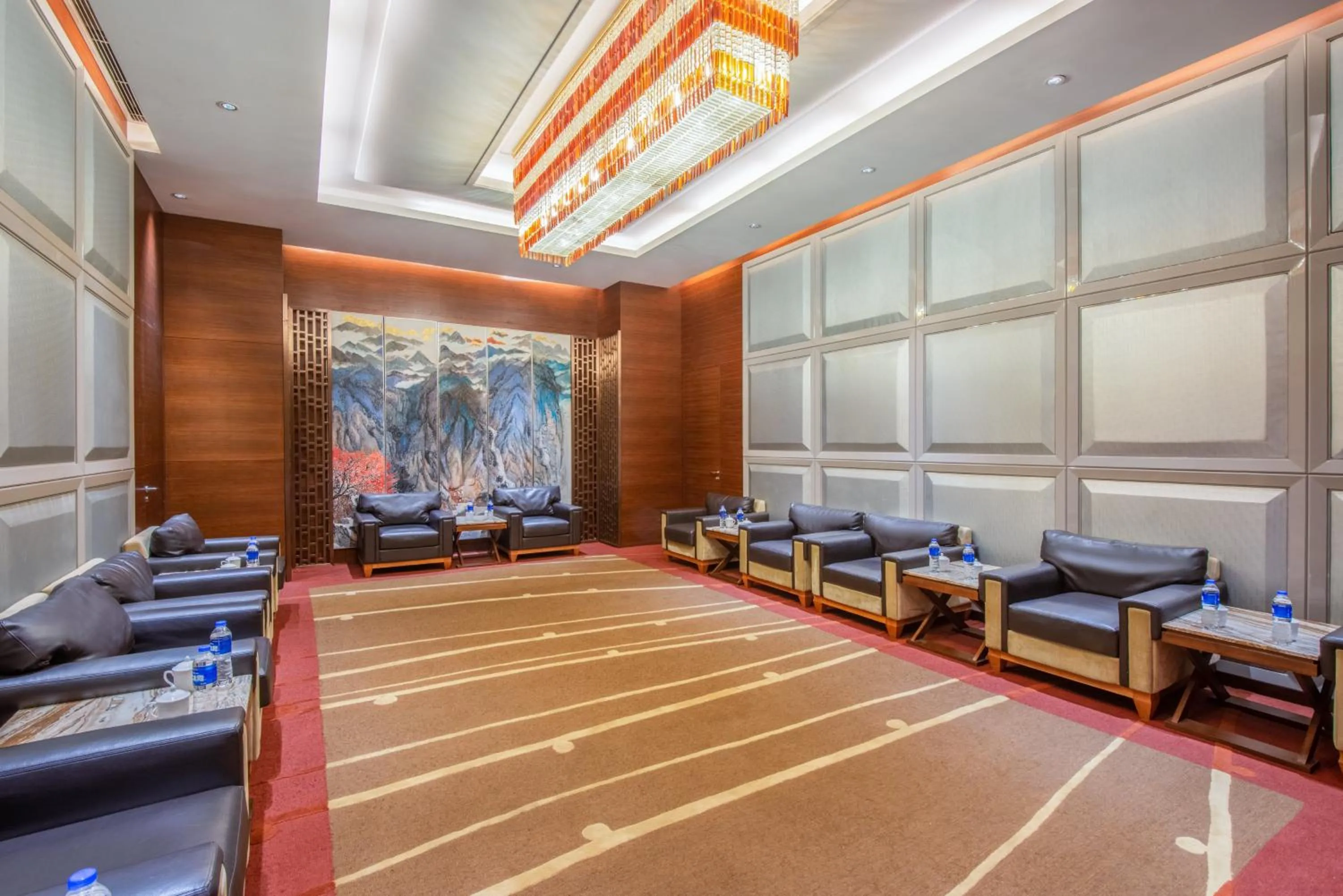 Meeting/conference room in Holiday Inn Nantong Oasis International by IHG