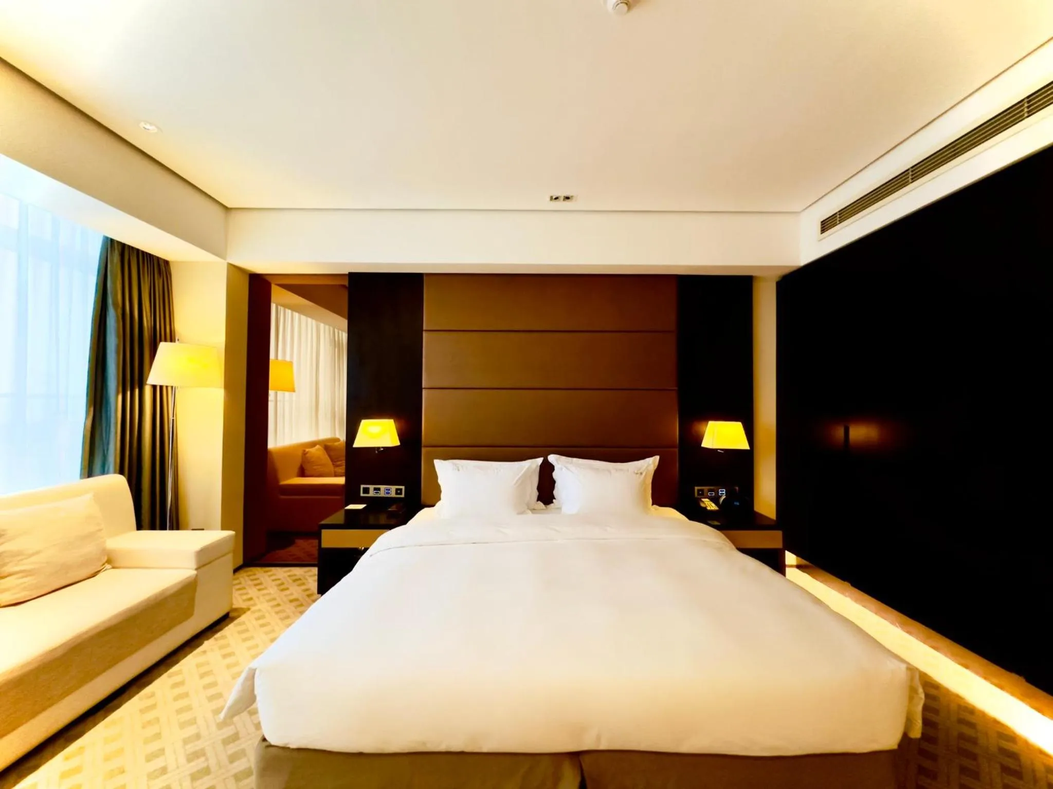 Bedroom, Bed in Holiday Inn Nantong Oasis International by IHG