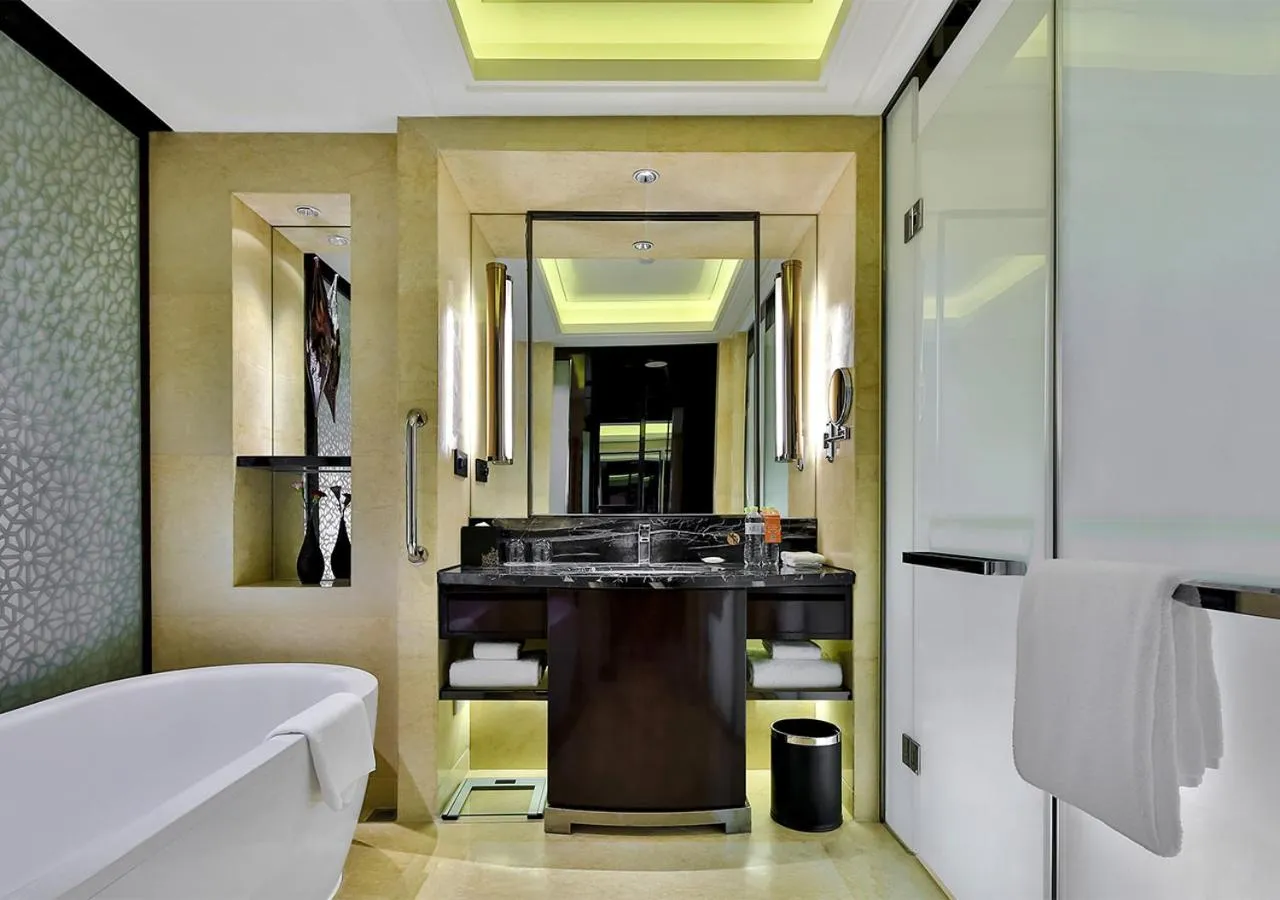 Toilet in Crowne Plaza Chengdu Panda Garden by IHG