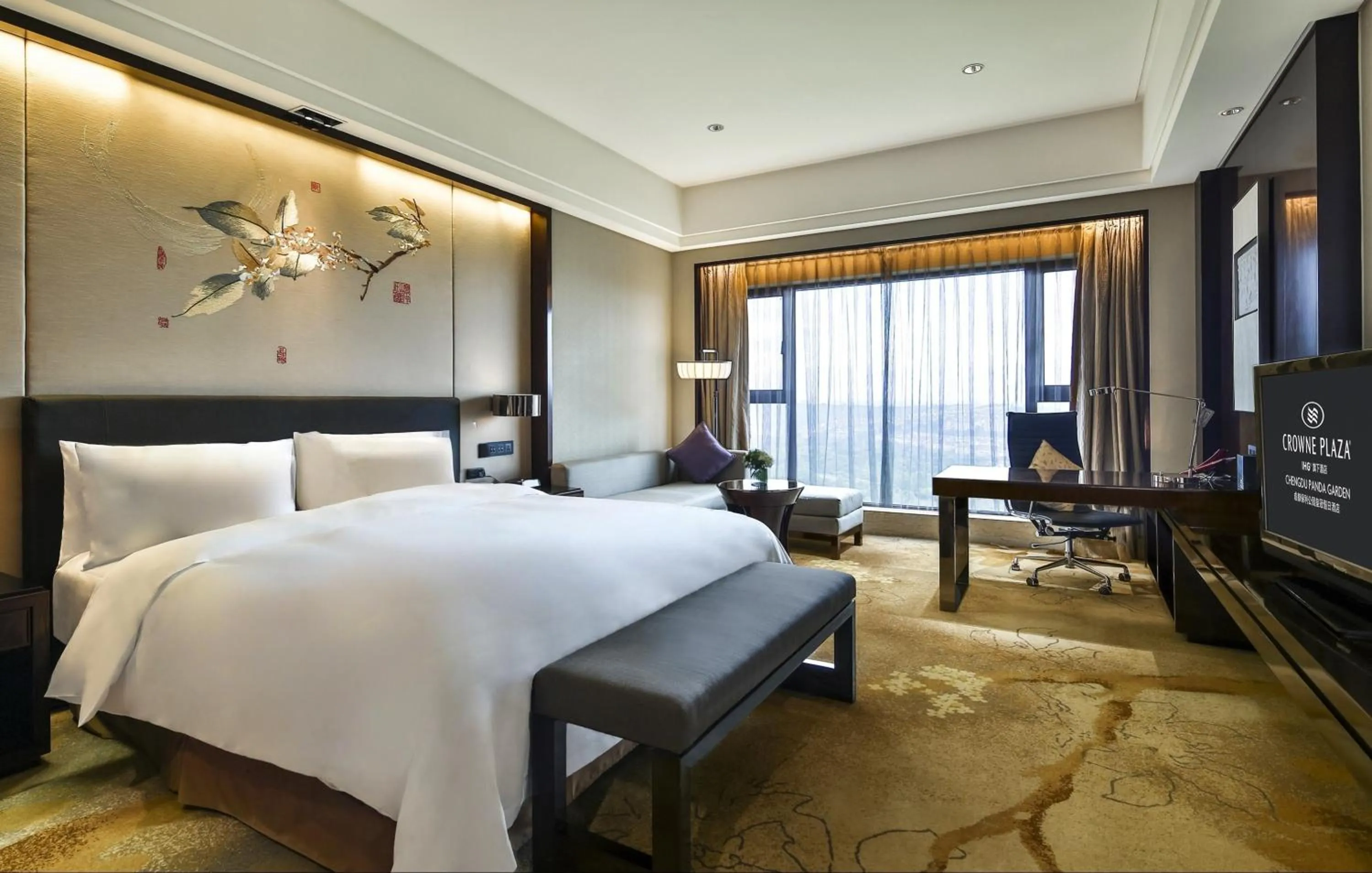 Photo of the whole room, Bed in Crowne Plaza Chengdu Panda Garden by IHG