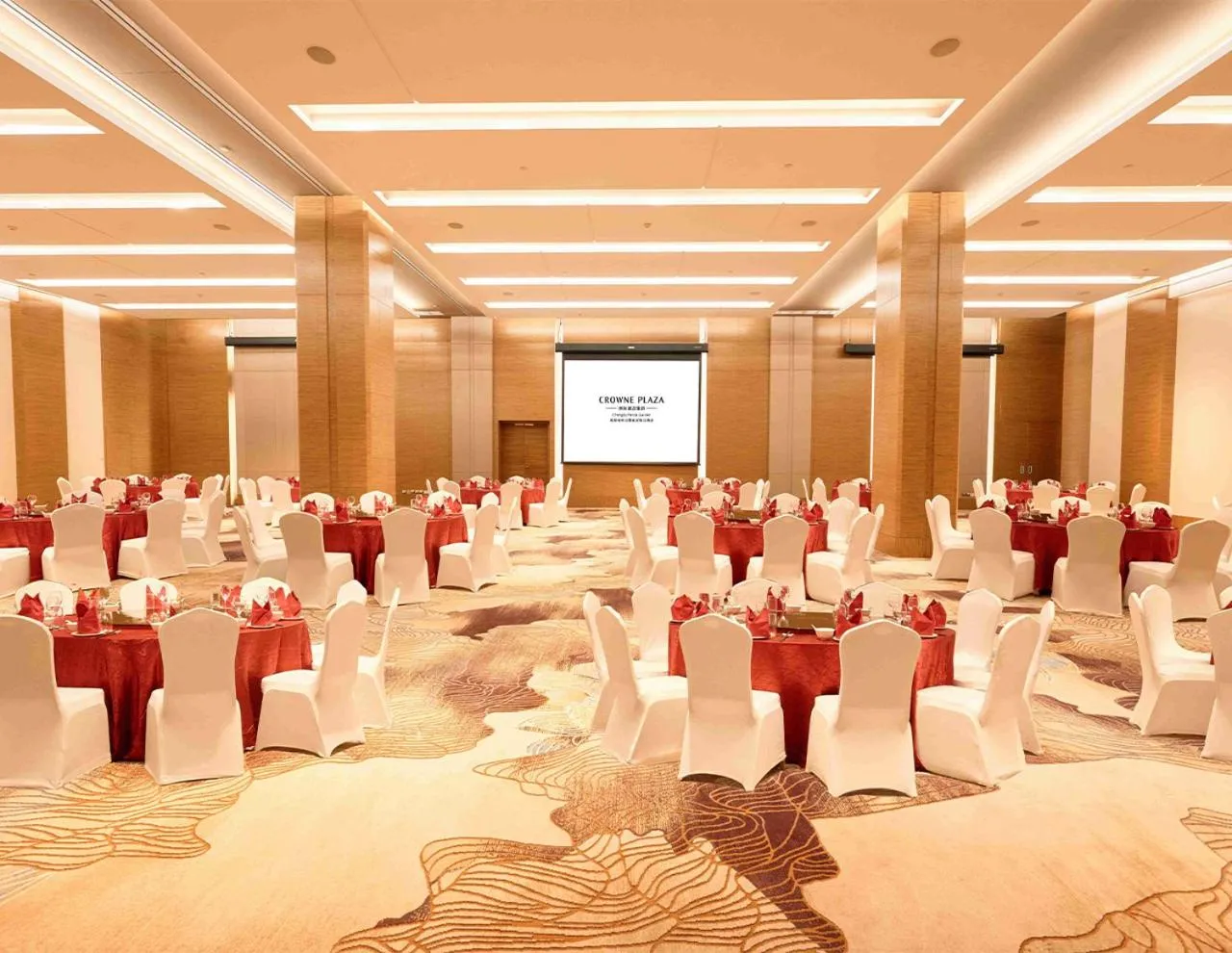 Meeting/conference room in Crowne Plaza Chengdu Panda Garden by IHG