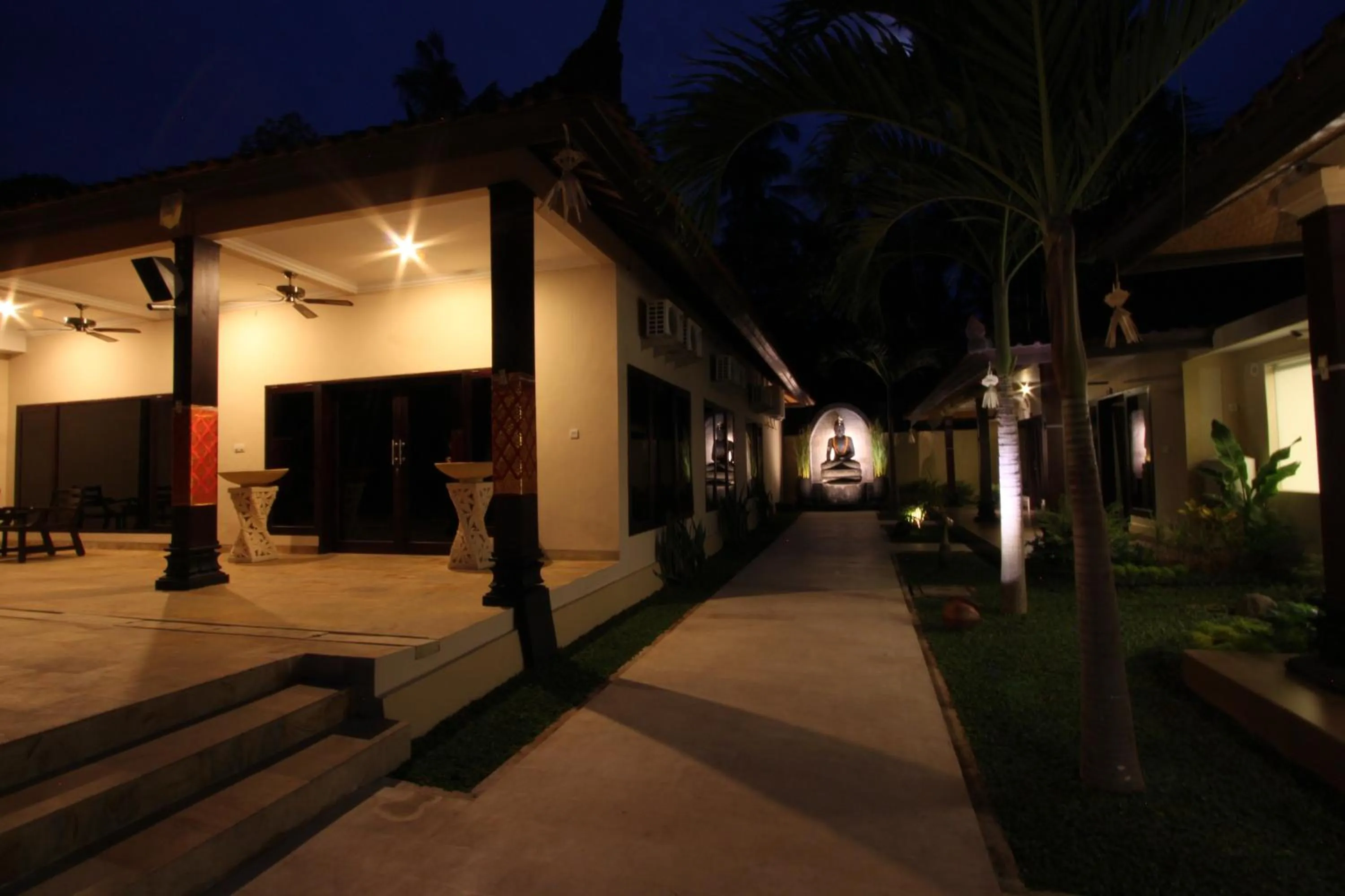 Facade/entrance in Hotel Melamun
