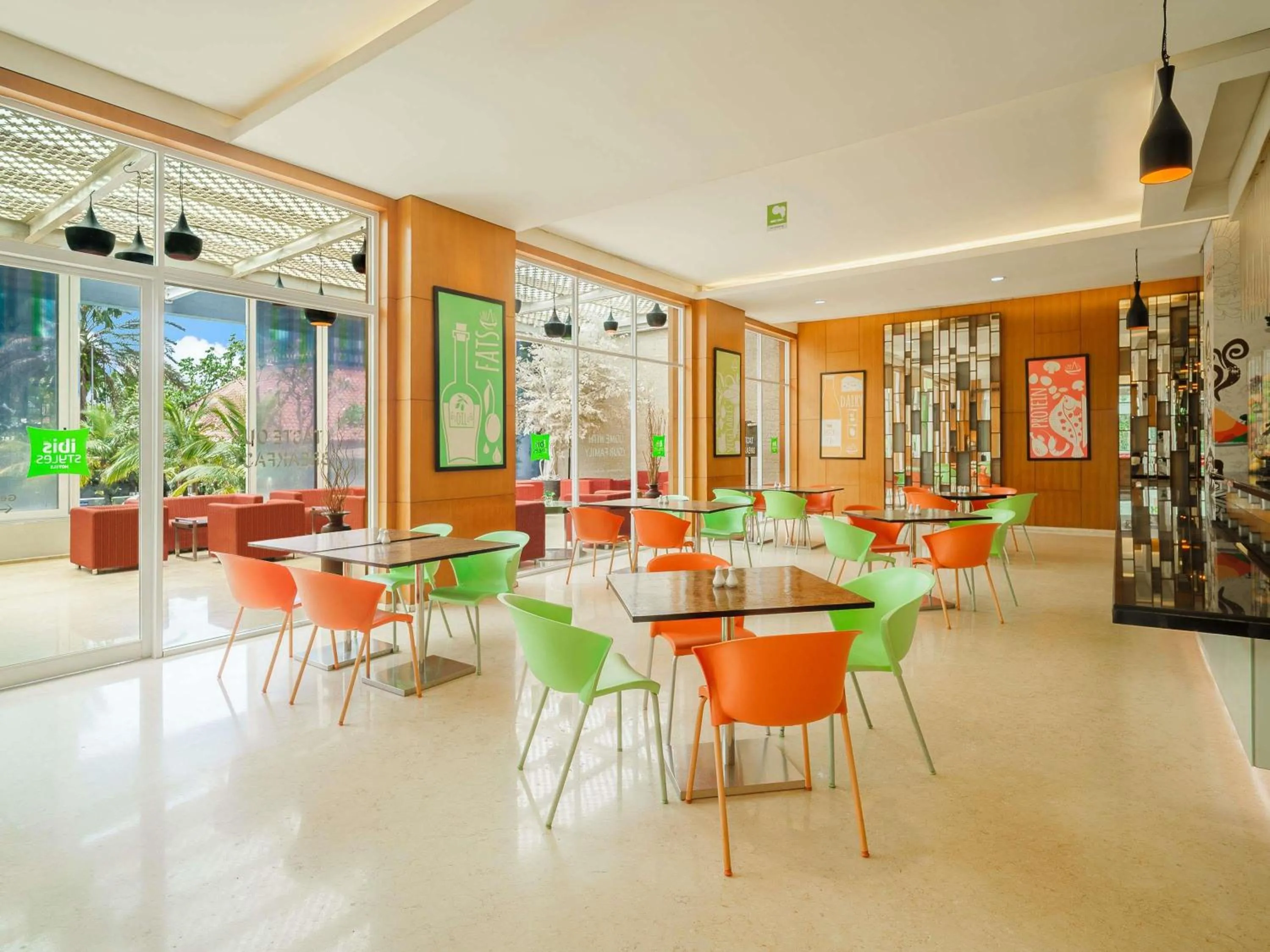 Restaurant/places to eat in Ibis Styles Solo