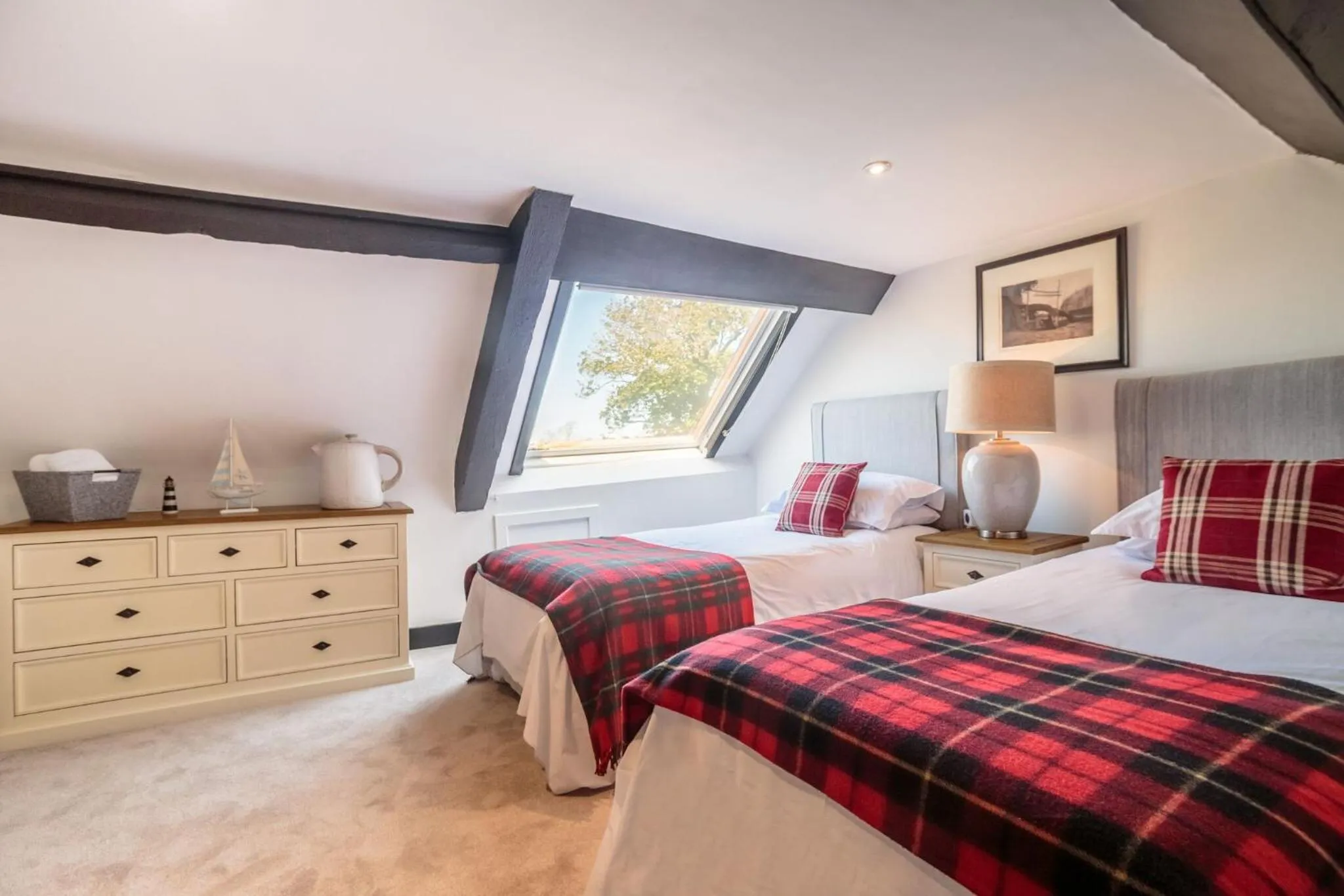 Photo of the whole room in Torrs Warren Country House Hotel