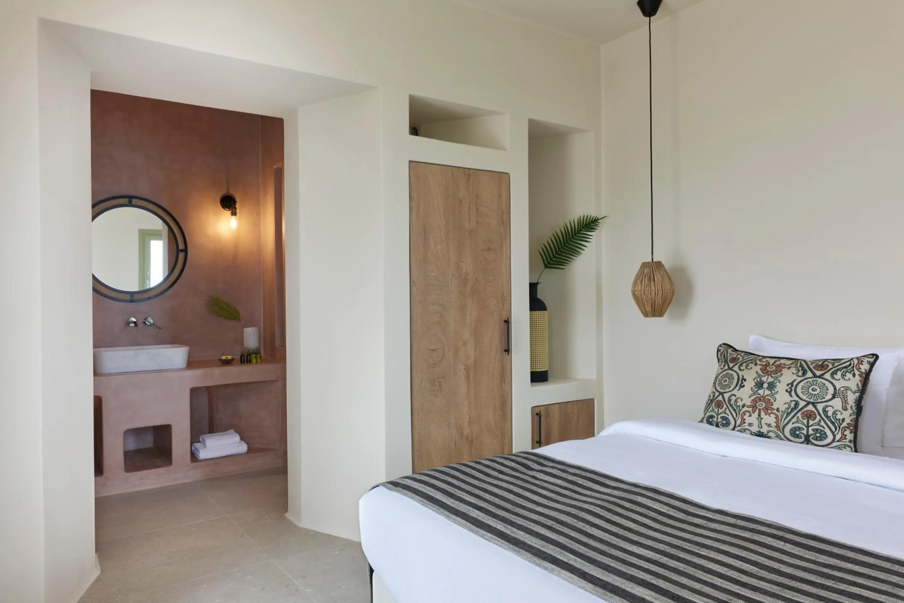 Bedroom, Bed in Aeon Suites - Adults Only