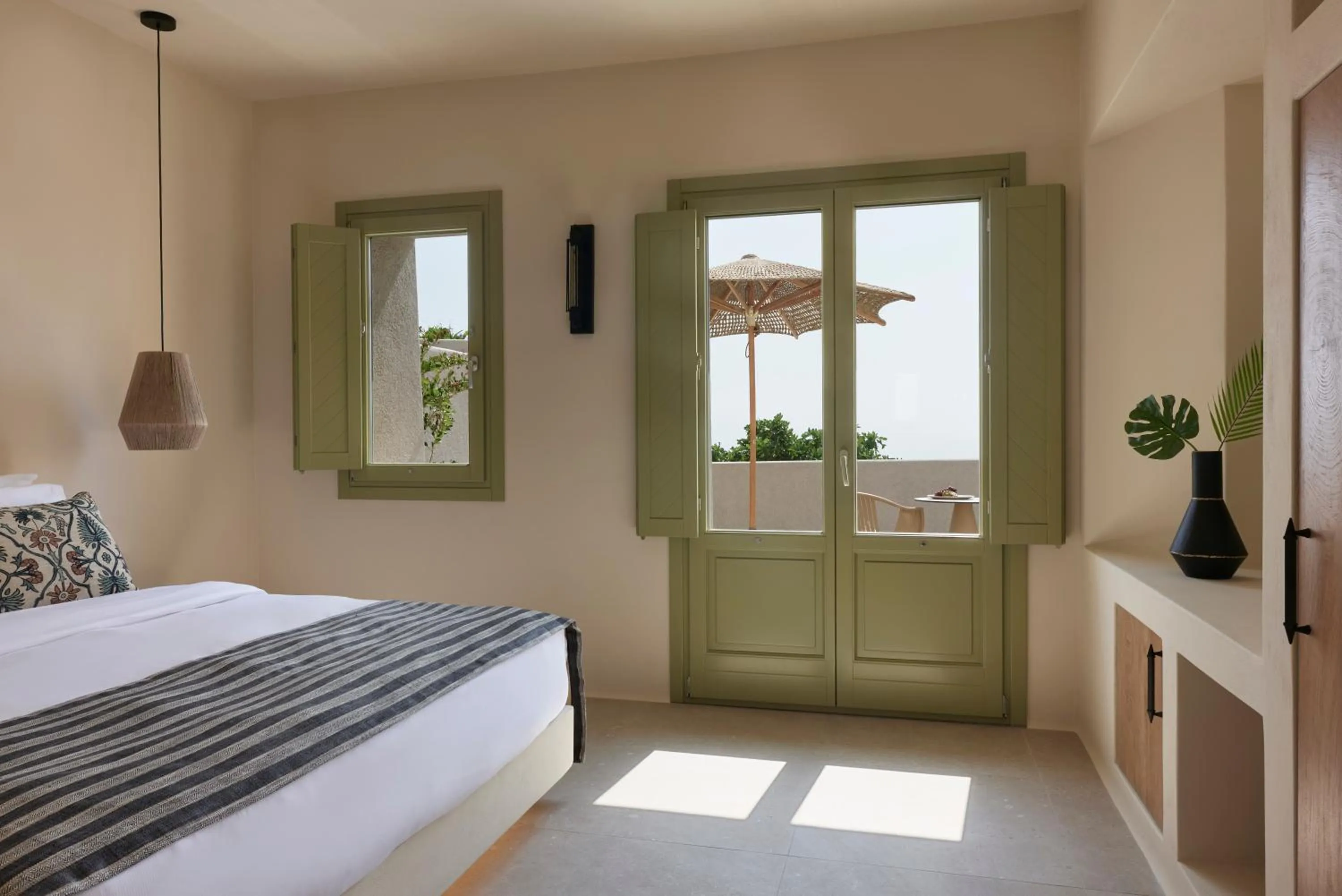 Bedroom, Bed in Aeon Suites - Adults Only