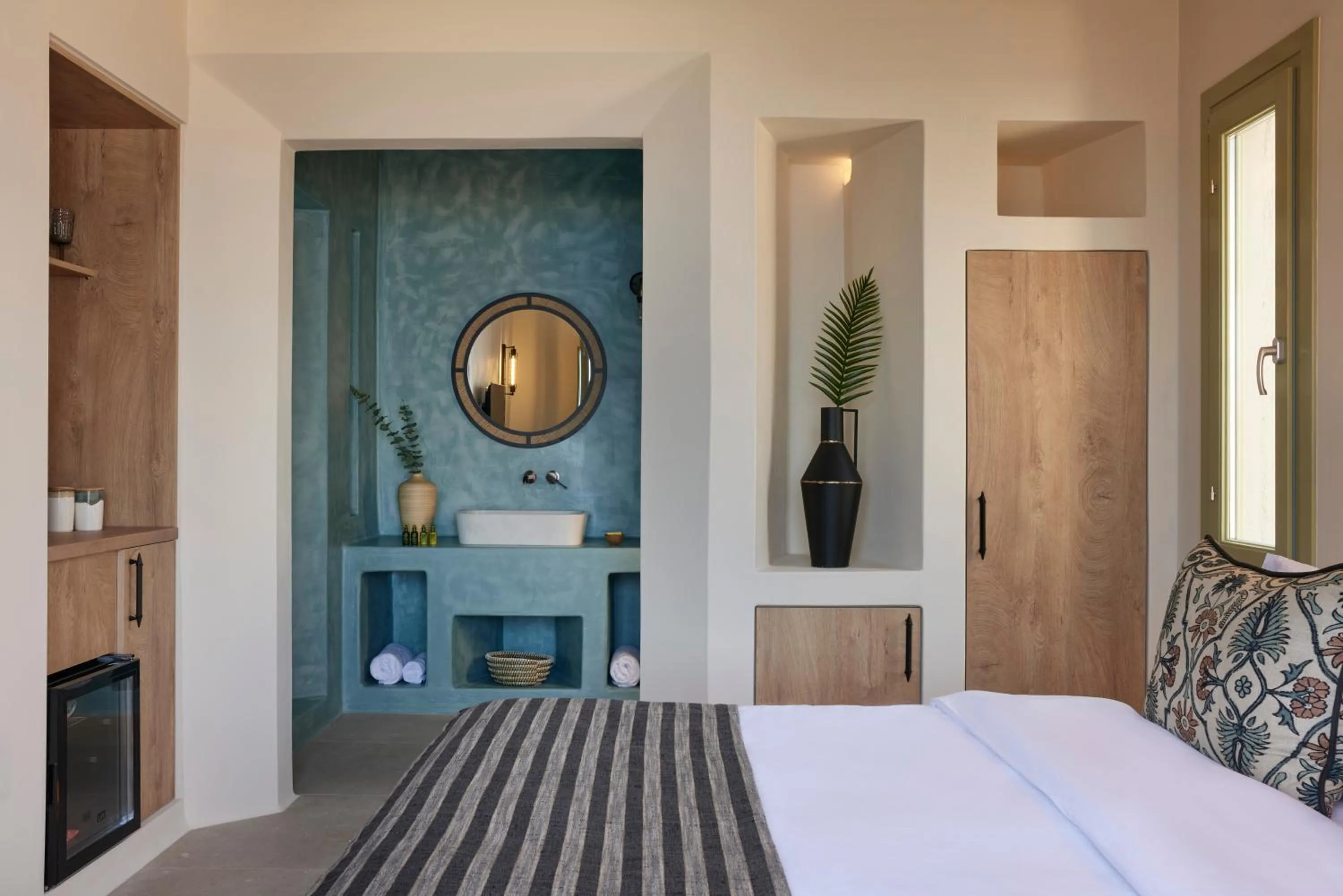 Bedroom, Bed in Aeon Suites - Adults Only