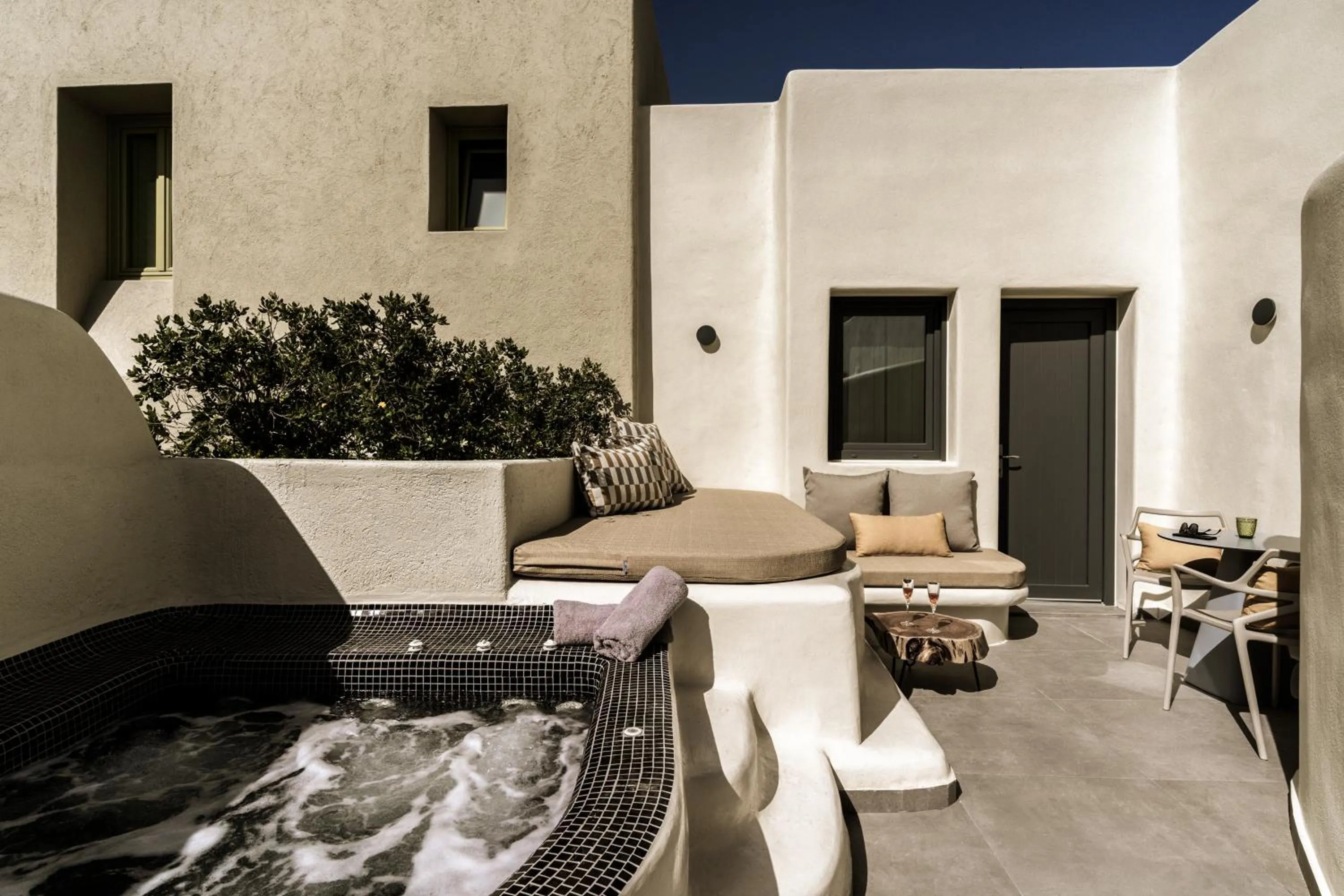 Hot Tub in Aeon Suites - Adults Only