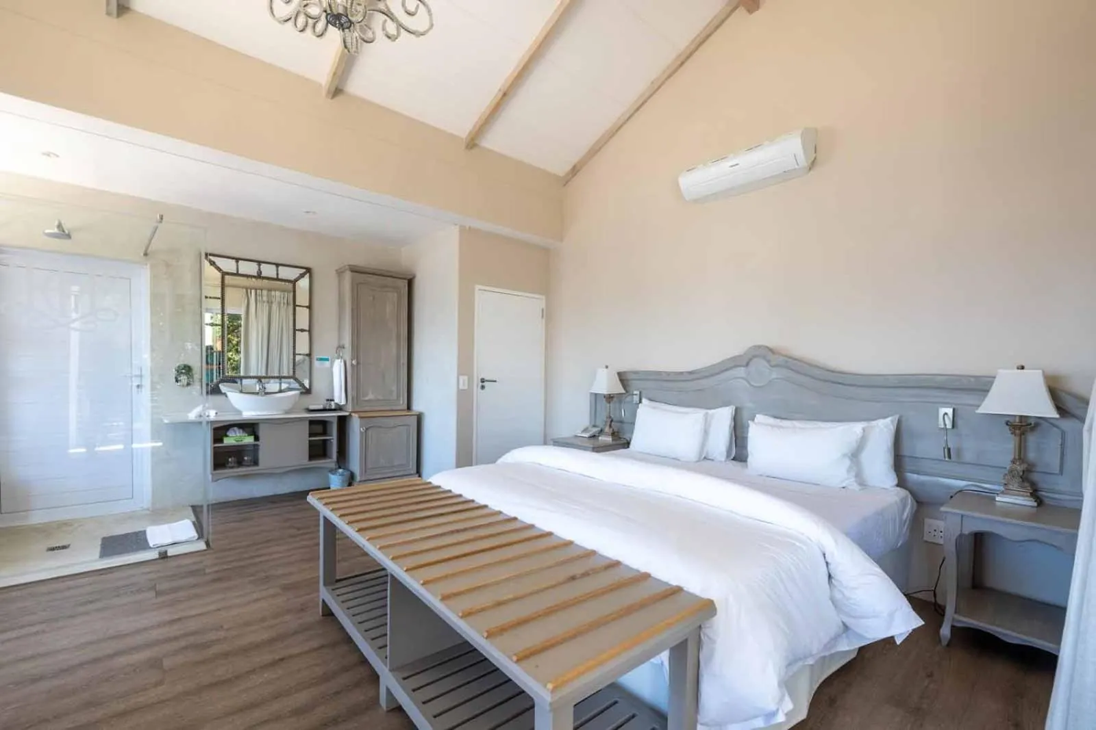 Bedroom, Bed in Hermanus Boutique Guest House