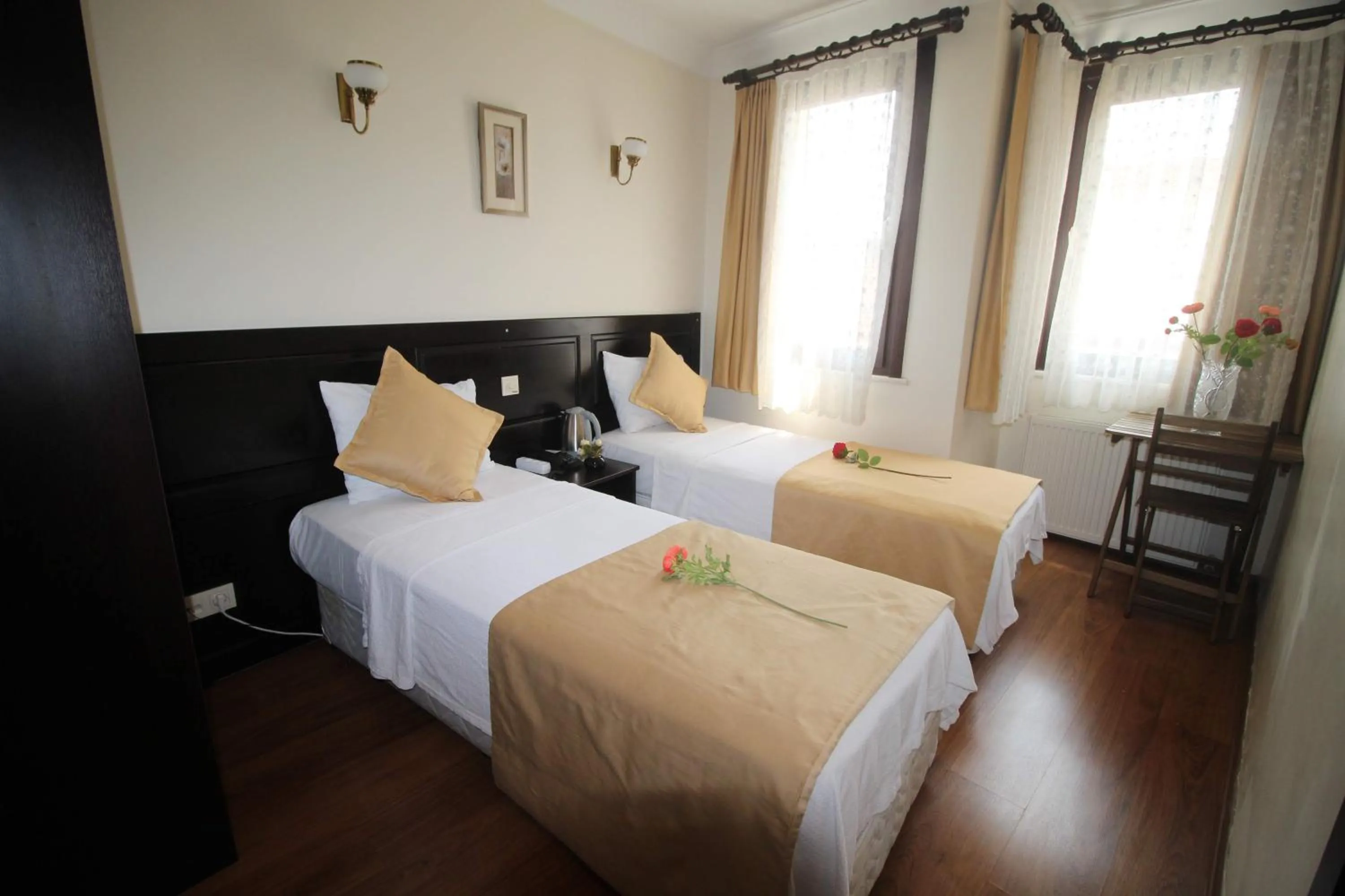 Bedroom, Bed in Sultans Hotel