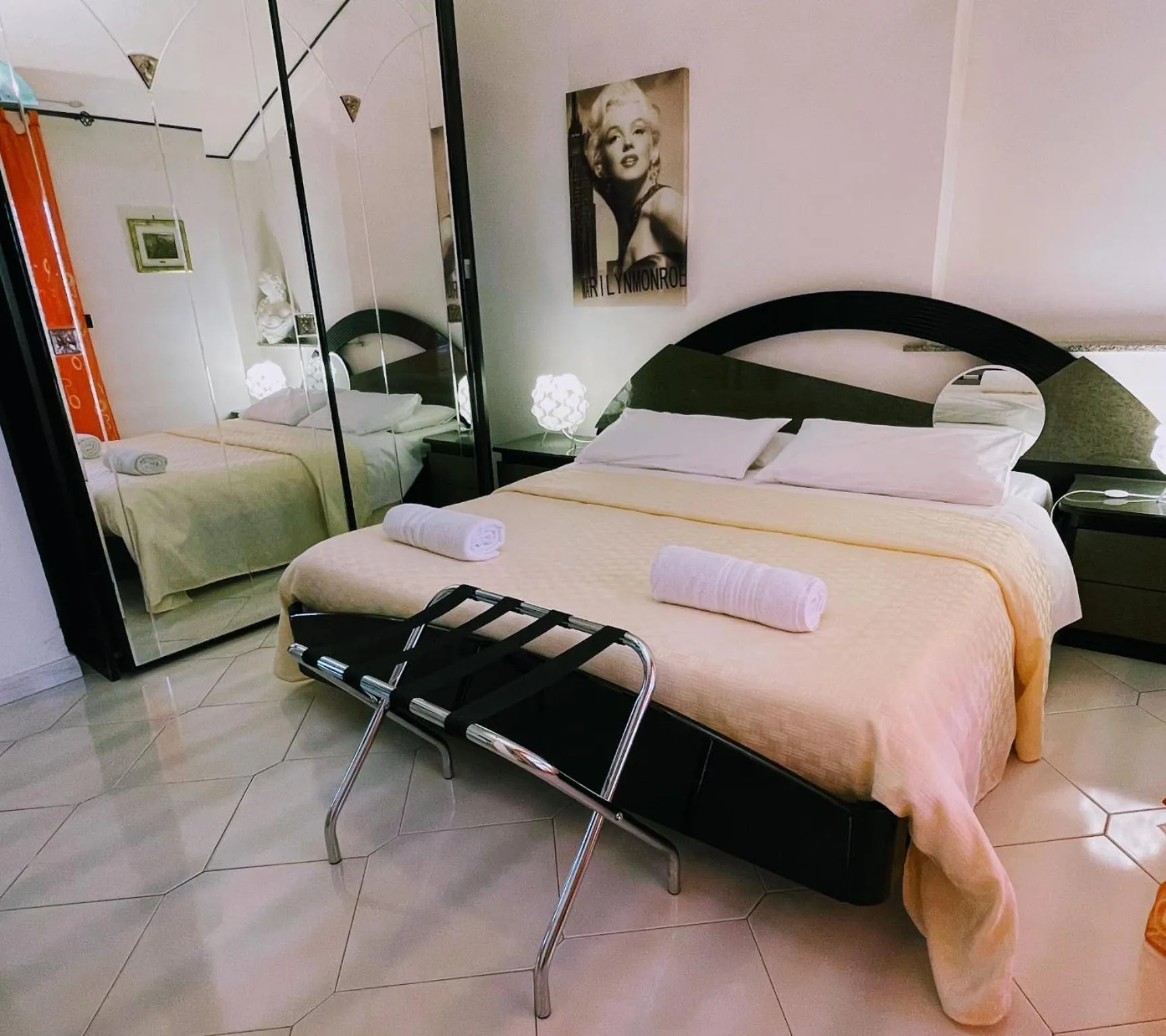 Bedroom, Bed in Villa Ambra B&B