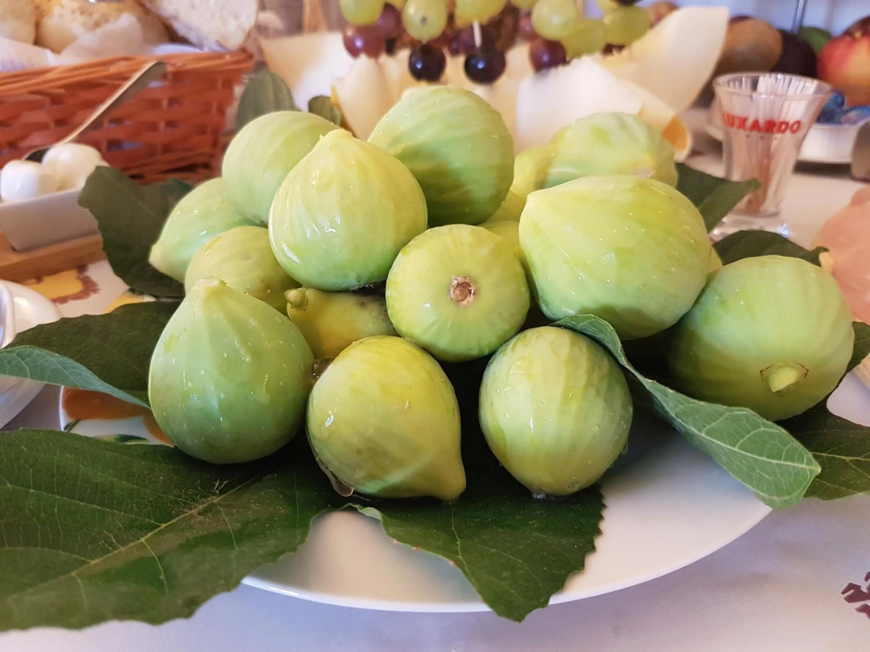 Food and drinks in Villa Ambra B&B