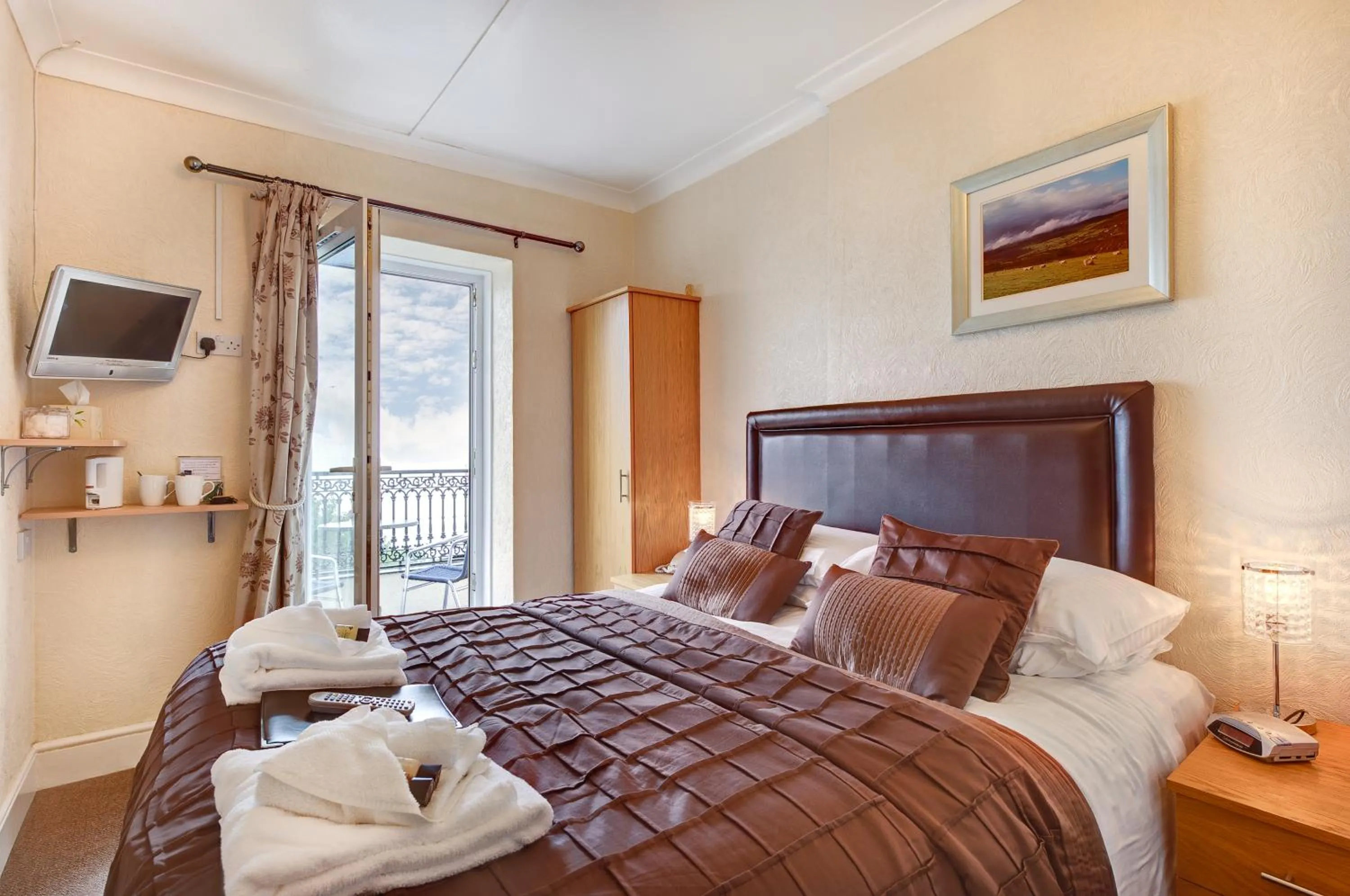 Bedroom, Bed in The Downs, Babbacombe