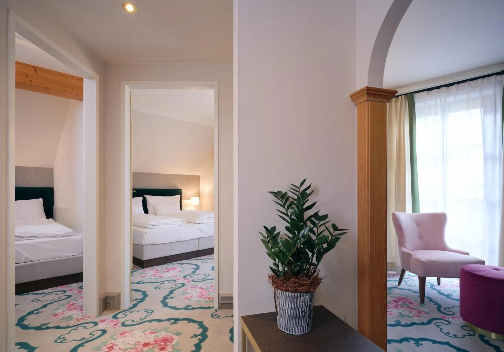 Living room, Bed in Hotel Pichlmayrgut