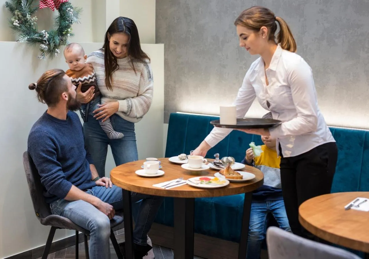 Restaurant/places to eat in Aparthotel Rakowicka Residence