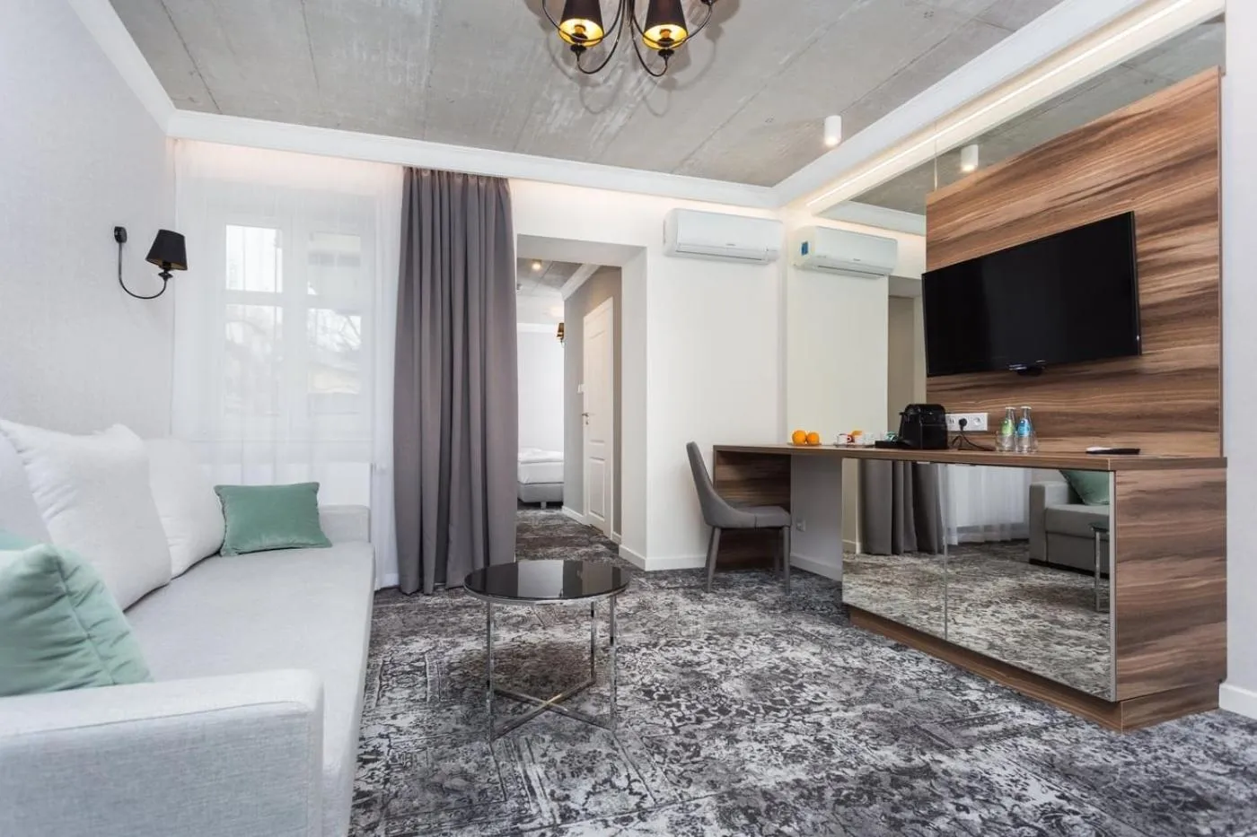 TV and multimedia in Aparthotel Rakowicka Residence