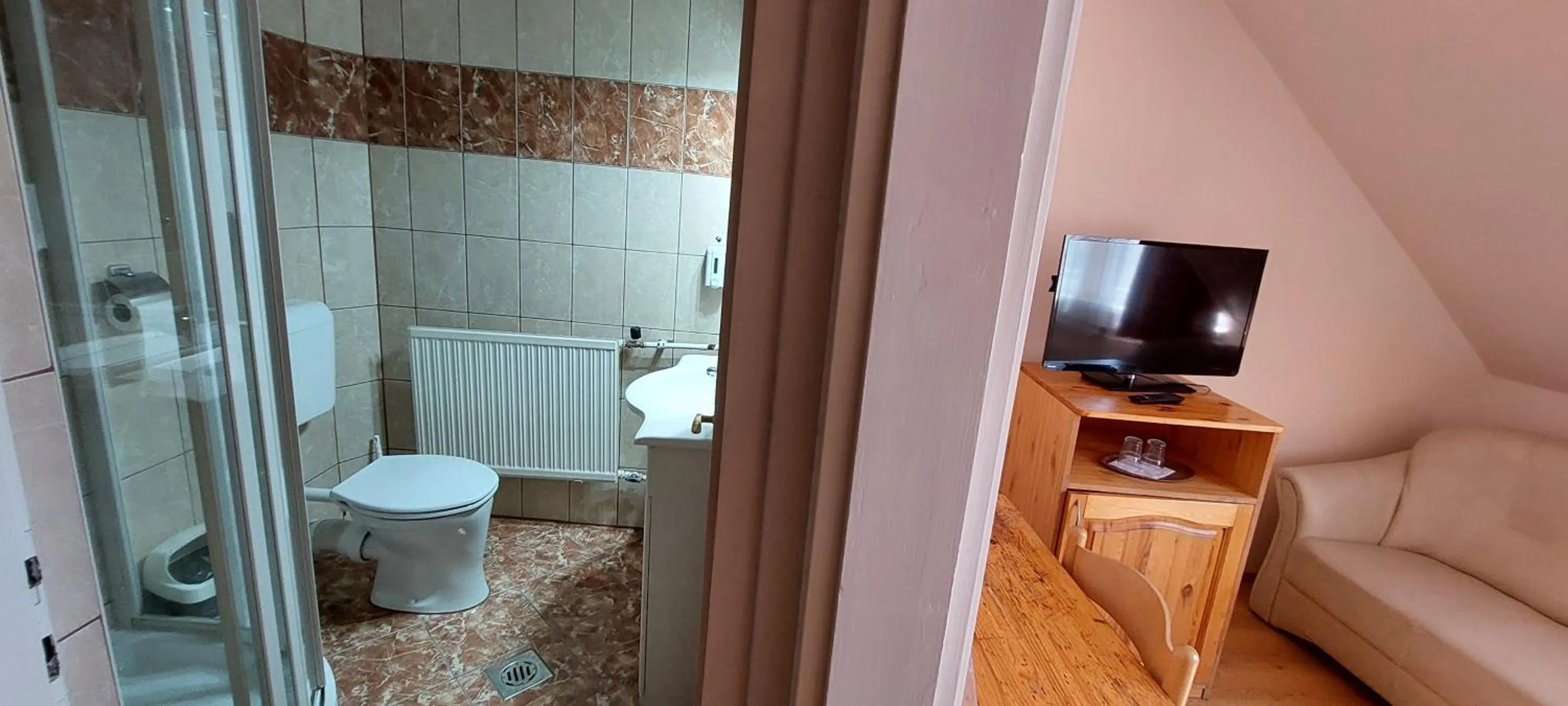 Shower in Thermál Apartmanház